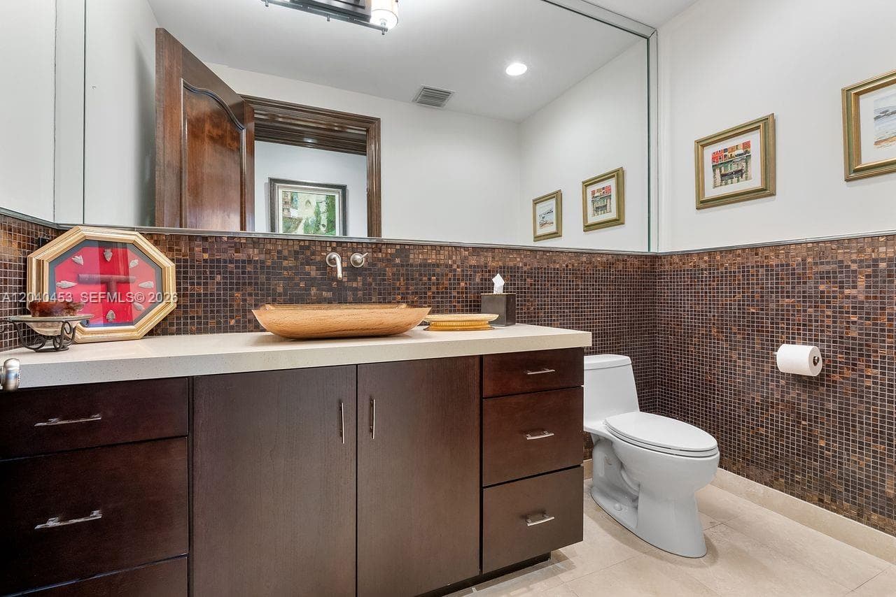 2601 Delmar Pl