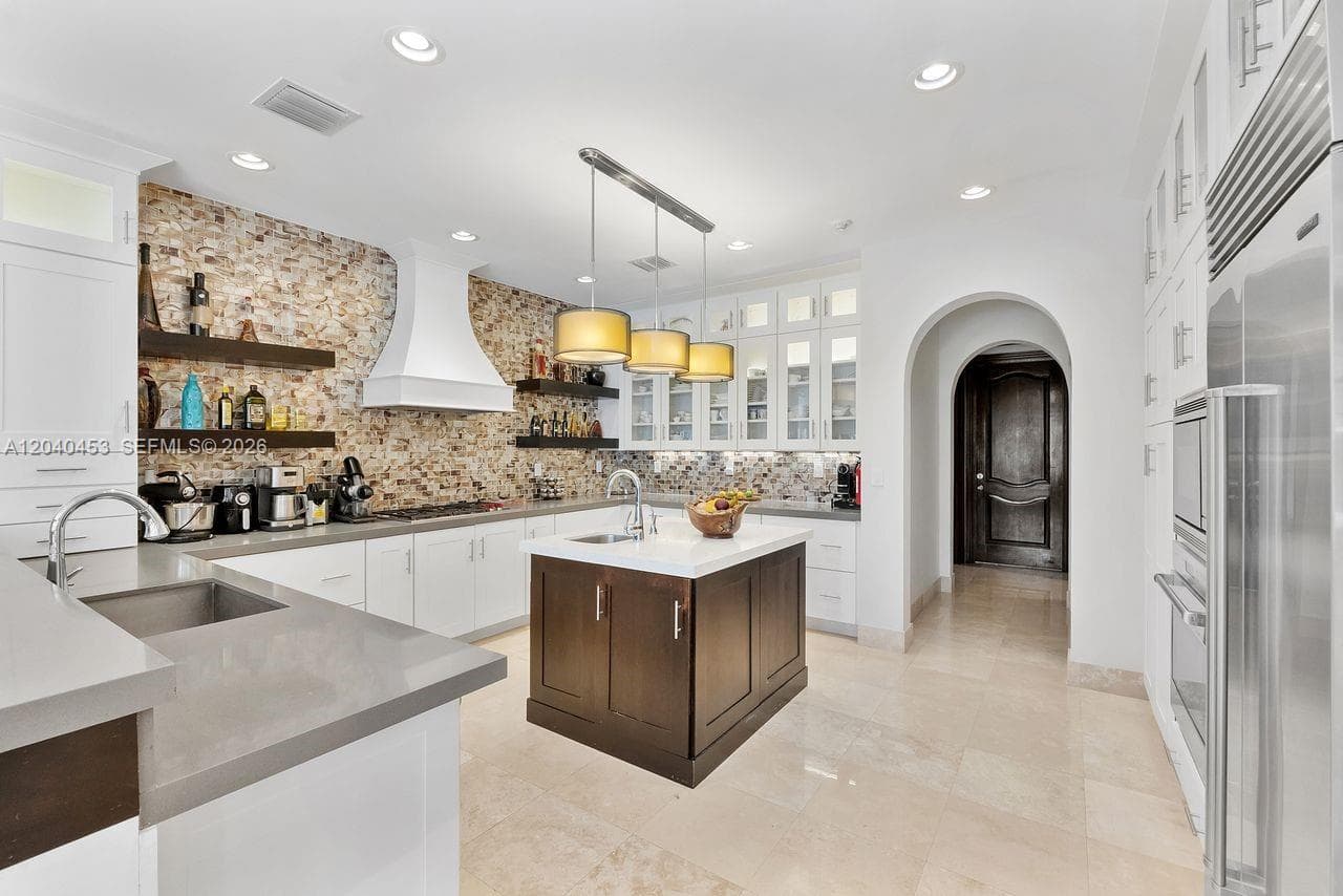 2601 Delmar Pl