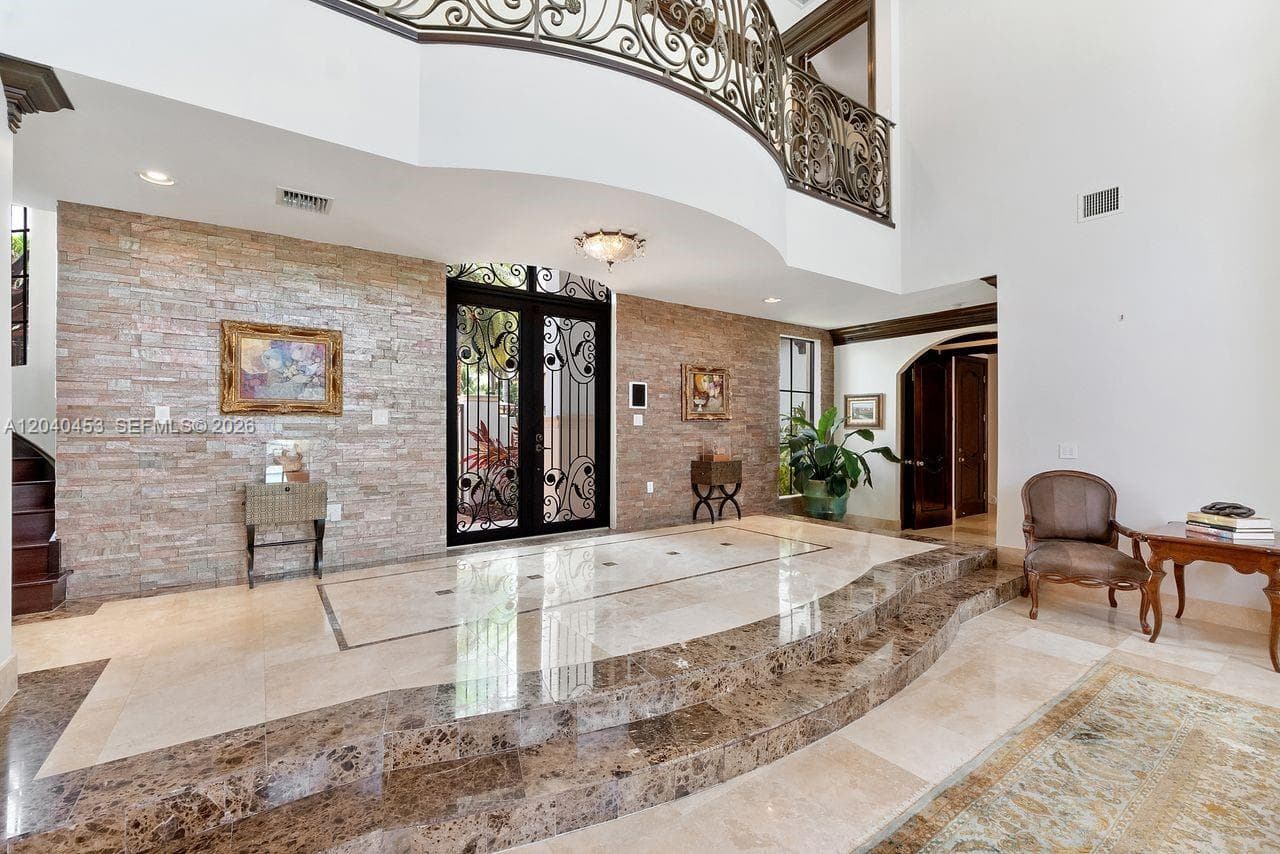 2601 Delmar Pl