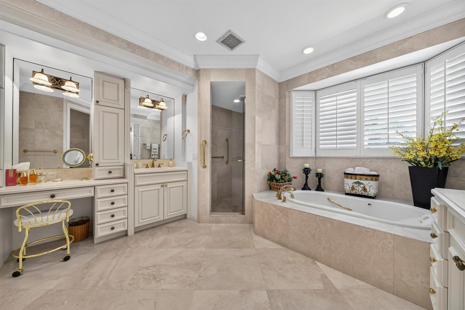 704 Isle of Palms Dr