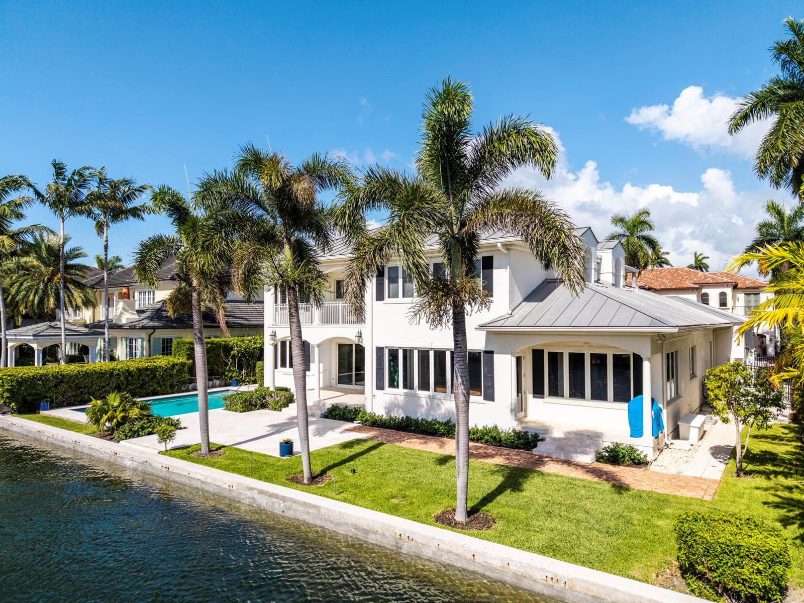 704 Isle of Palms Dr