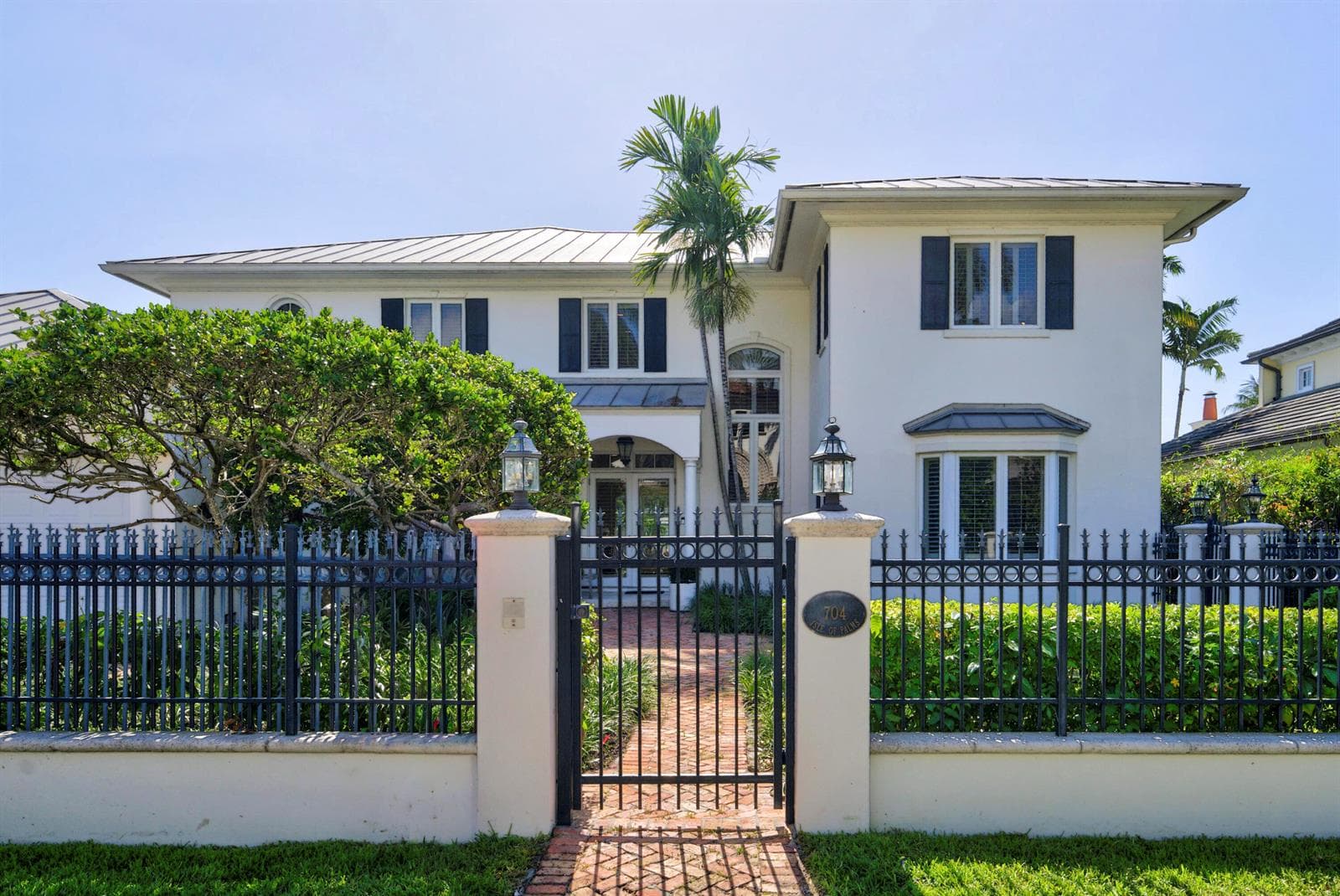 704 Isle of Palms Dr