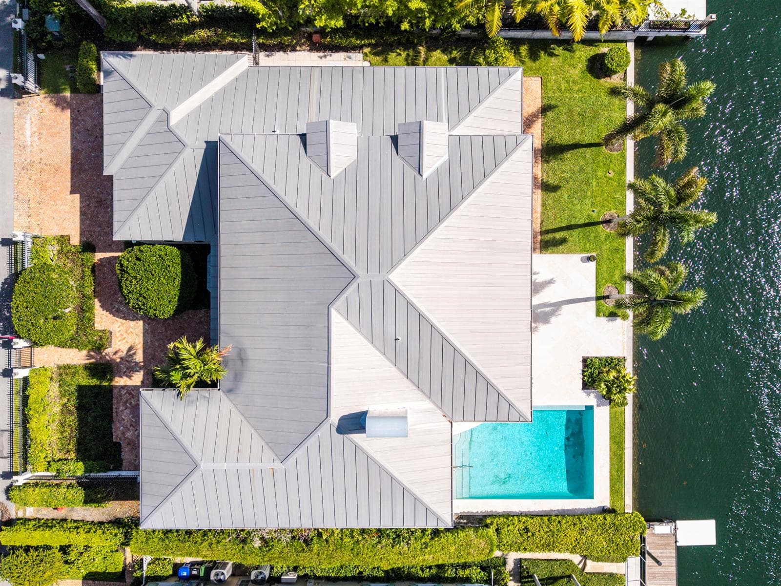 704 Isle of Palms Dr