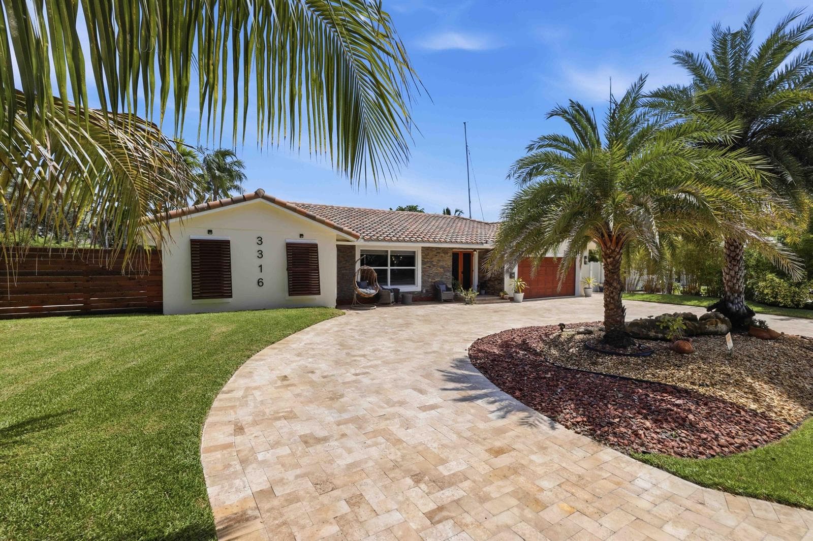 3316 NE 40th Ct