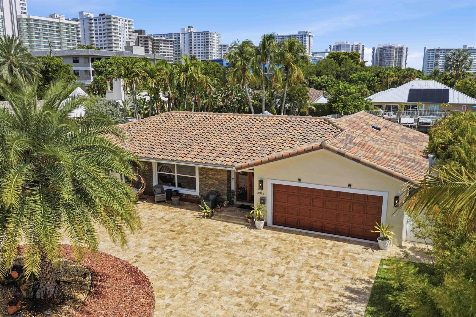 3316 NE 40th Ct
