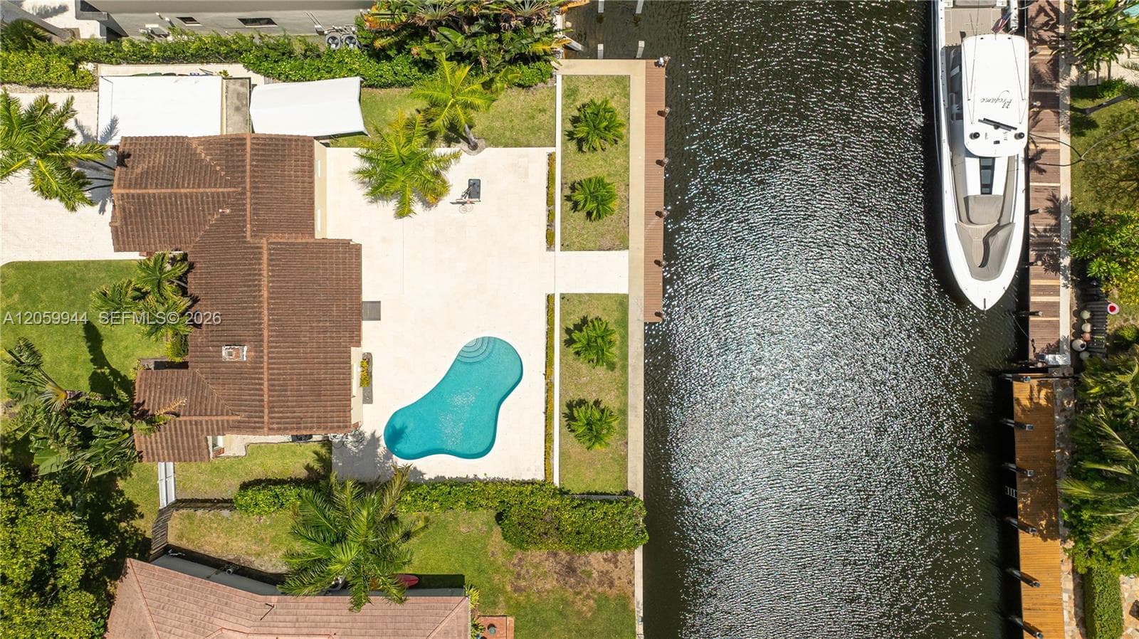330 Coconut Isle Dr