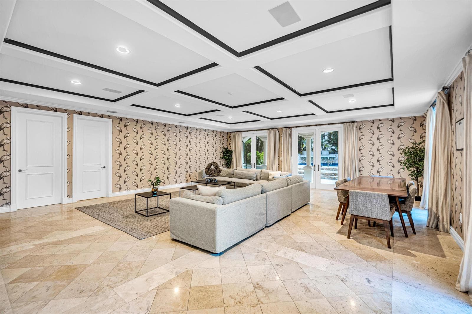709 Idlewyld Dr