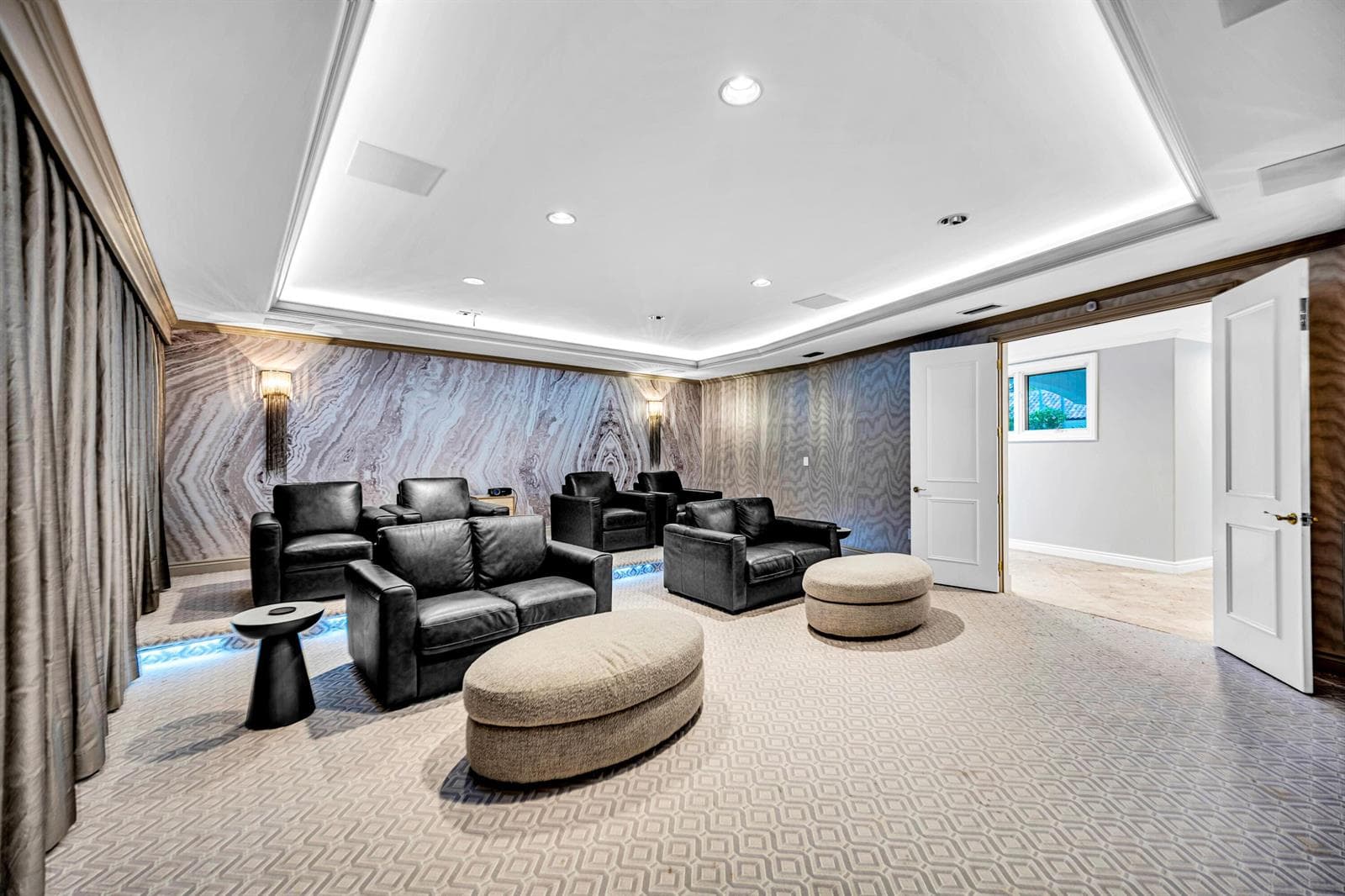 709 Idlewyld Dr