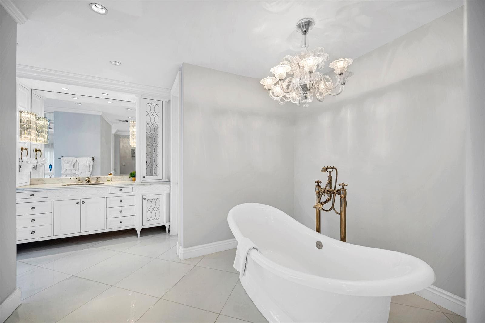 709 Idlewyld Dr
