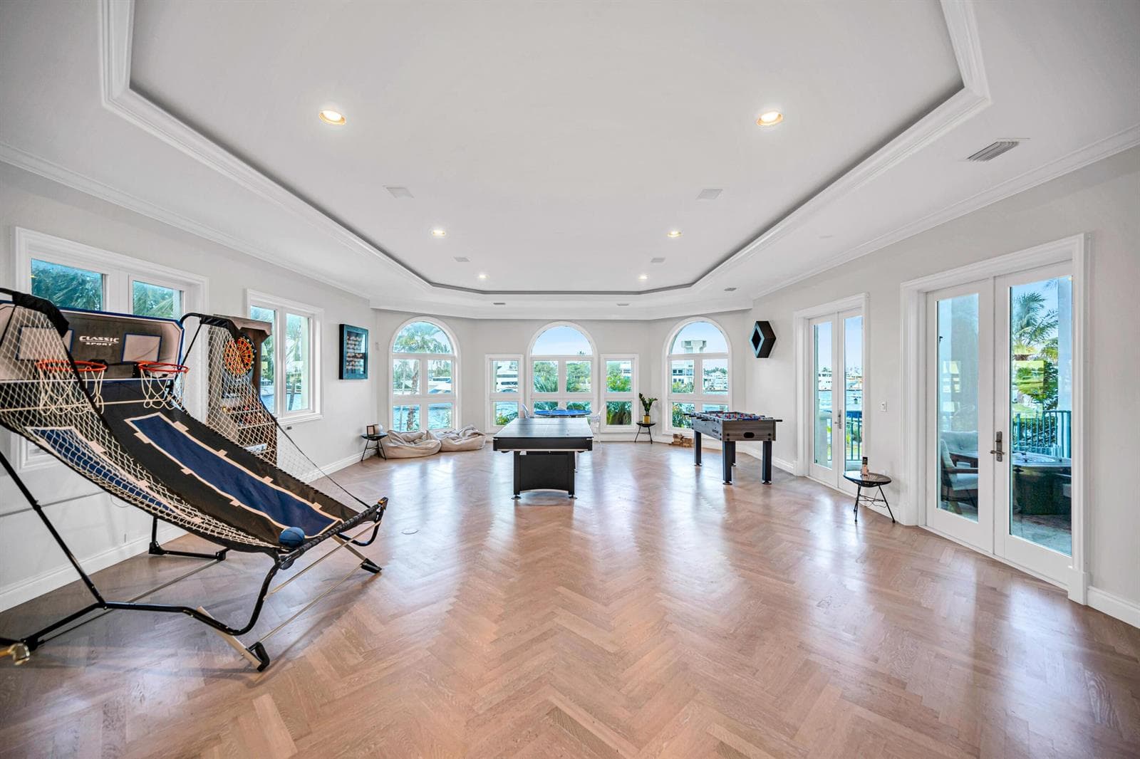 709 Idlewyld Dr