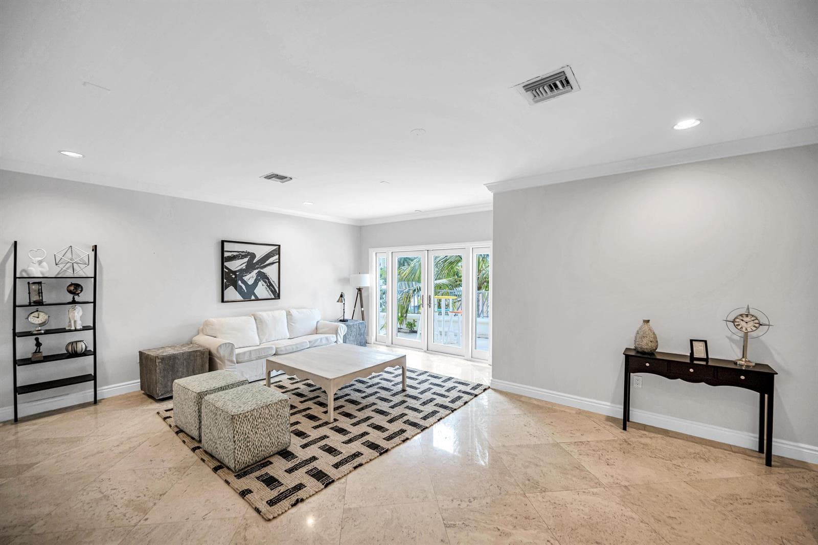 709 Idlewyld Dr