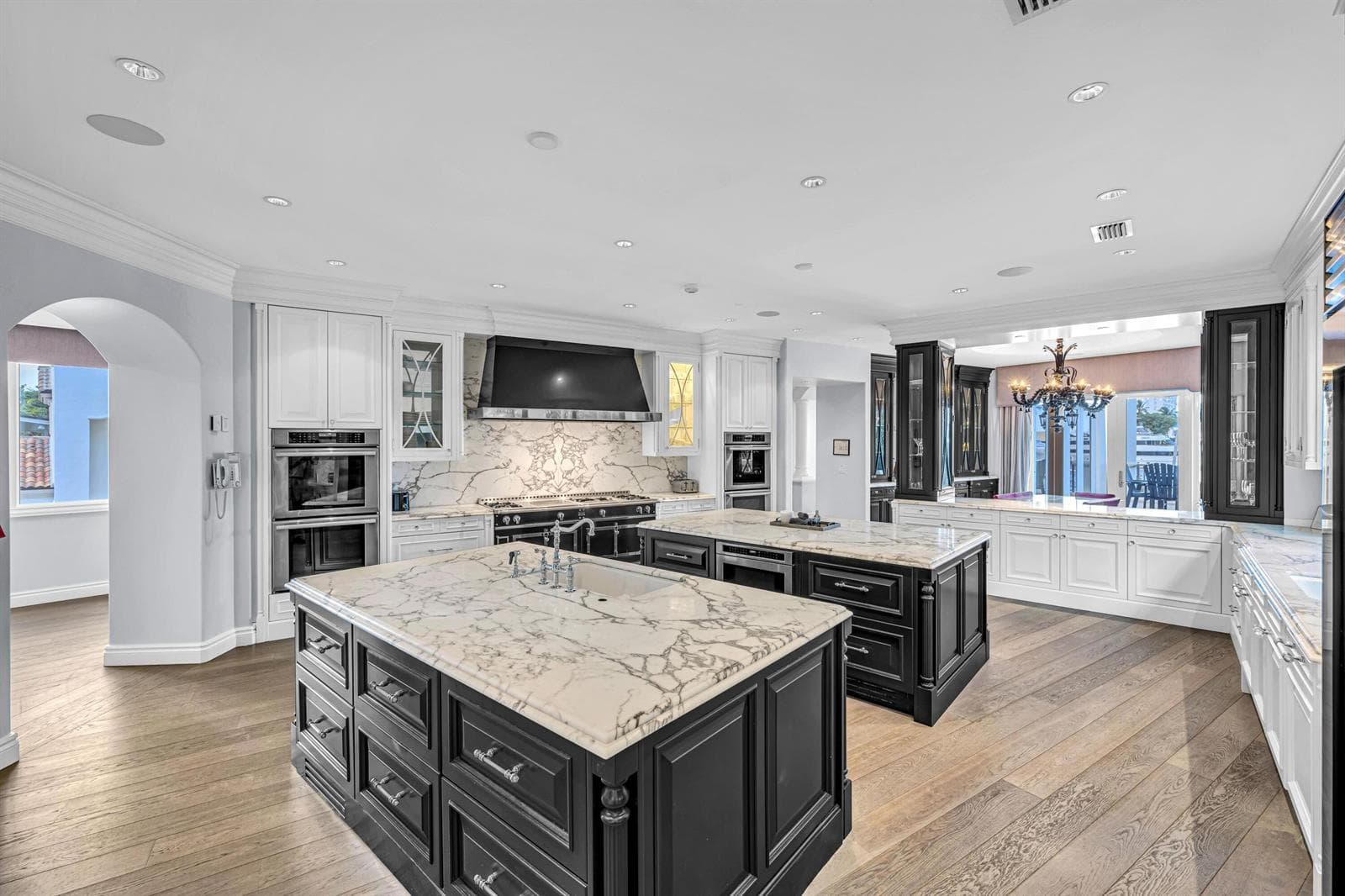 709 Idlewyld Dr