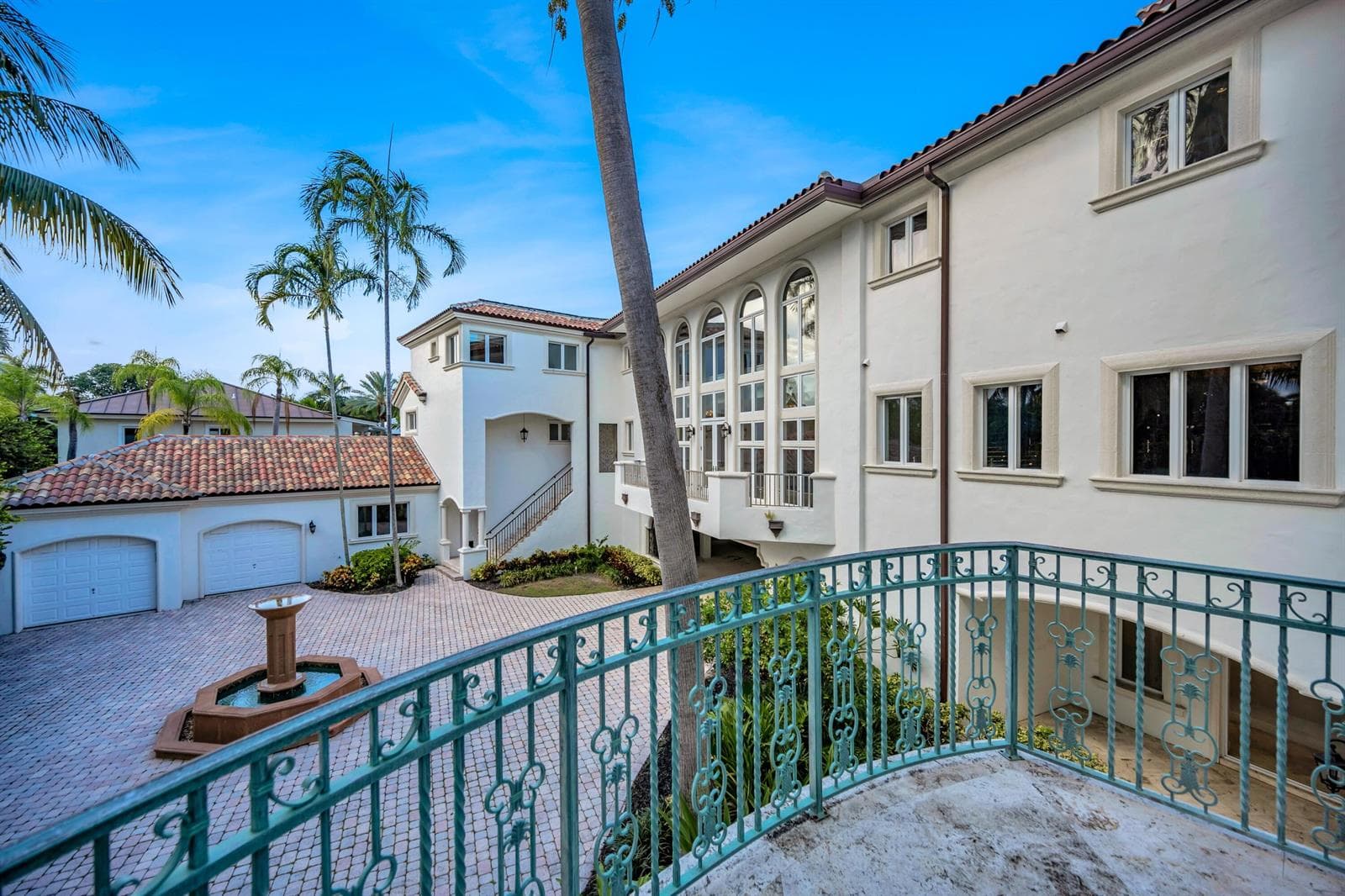 709 Idlewyld Dr