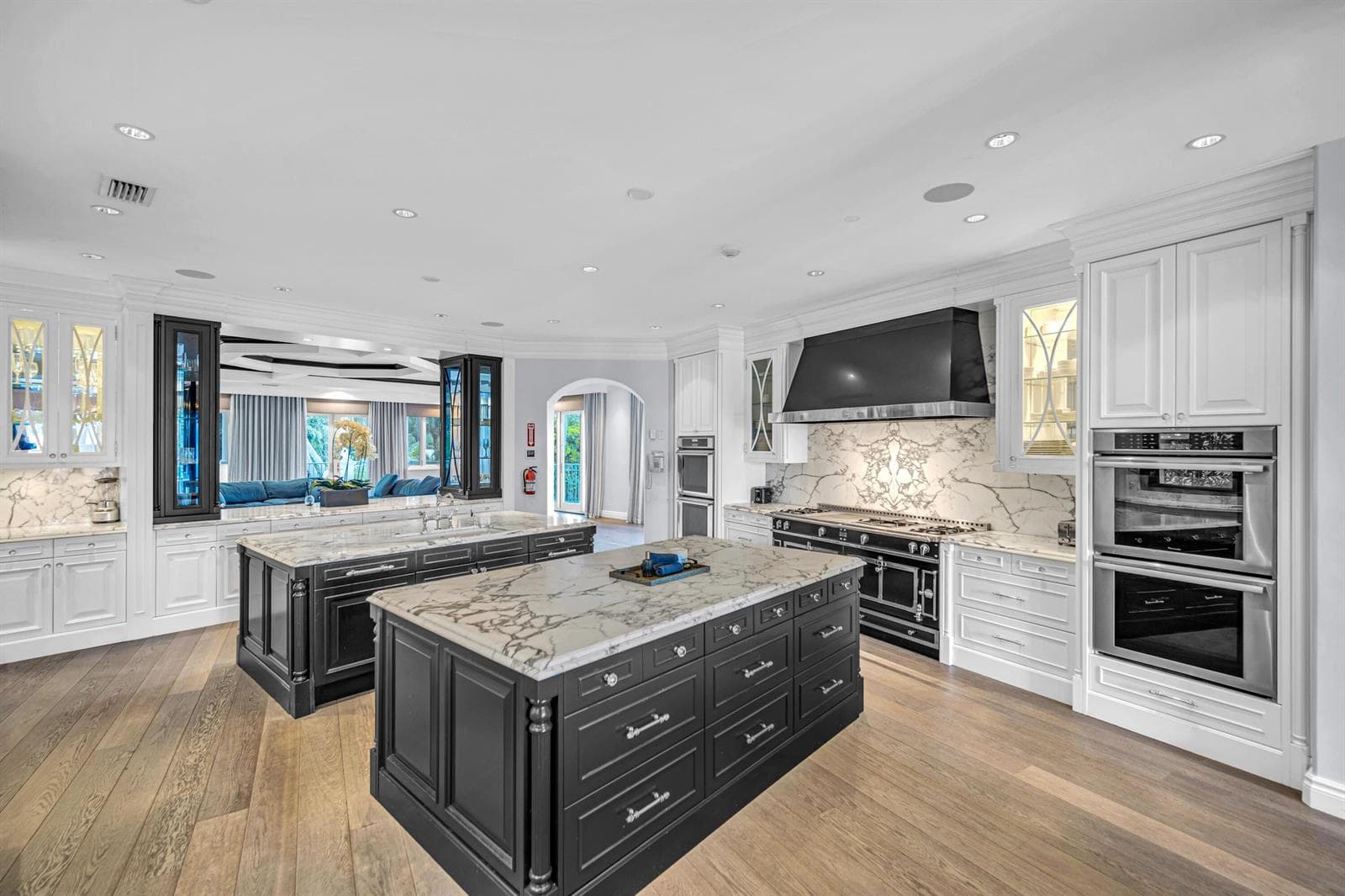 709 Idlewyld Dr