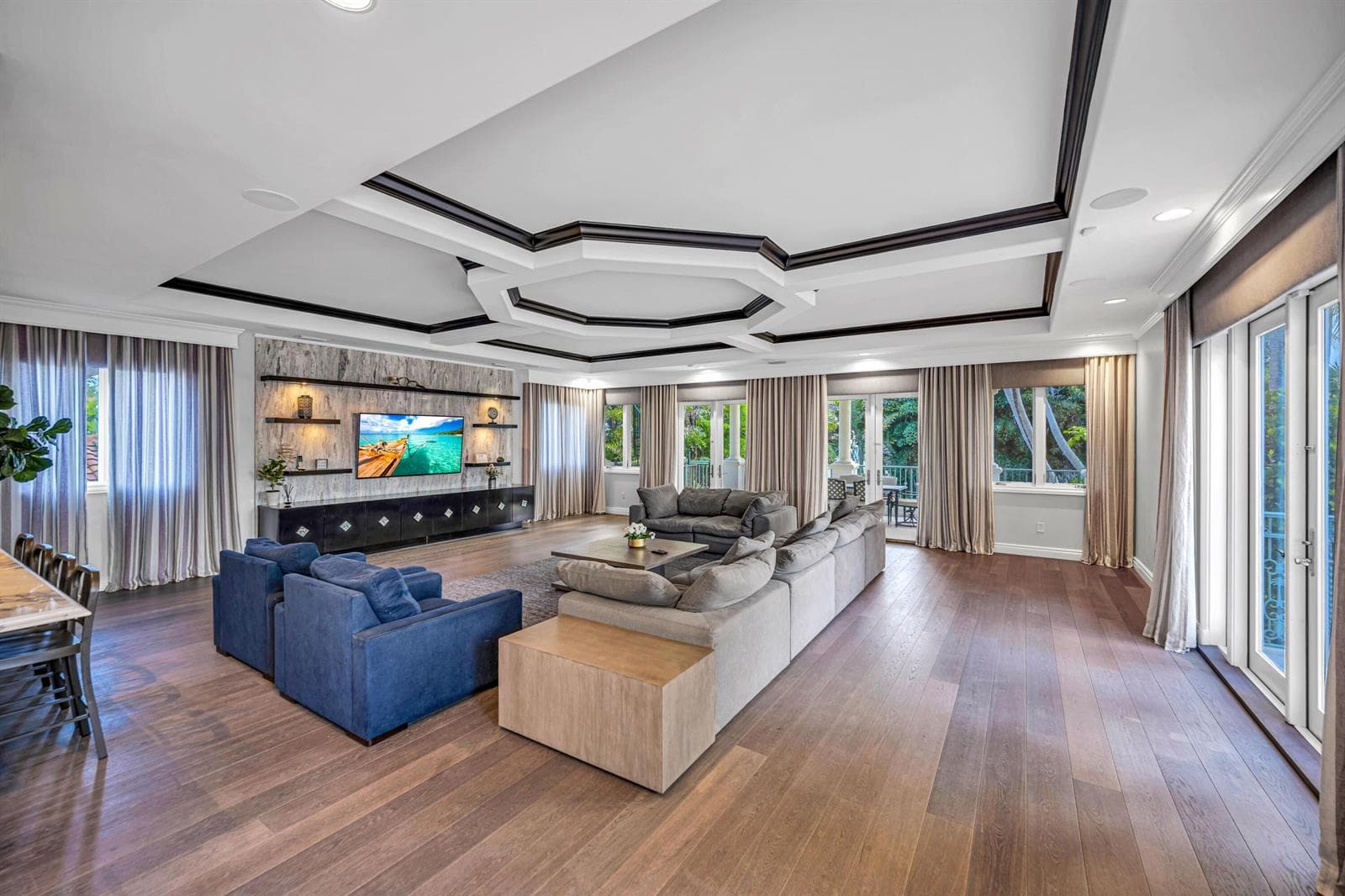 709 Idlewyld Dr