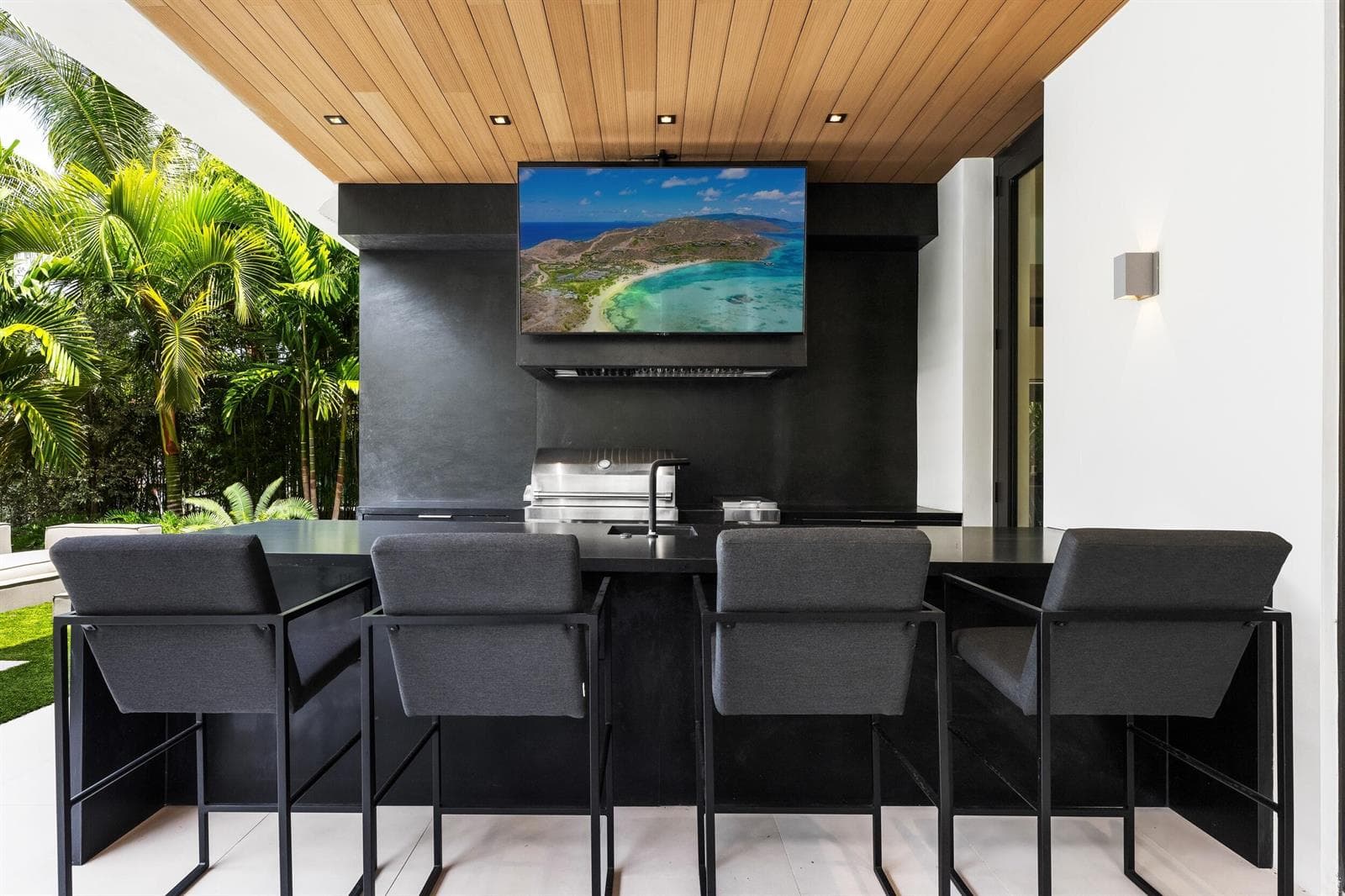 41 Nurmi Dr