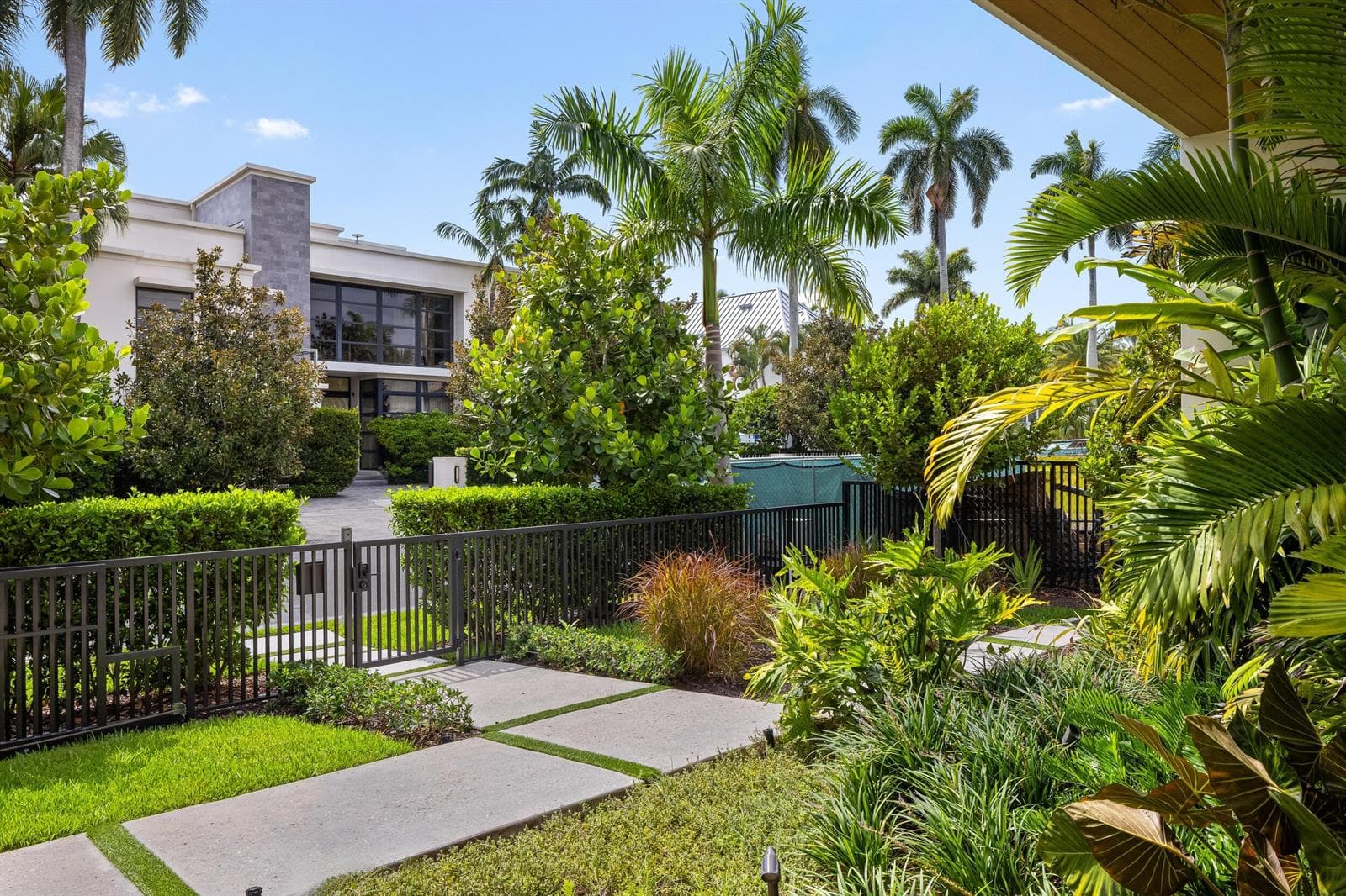 41 Nurmi Dr