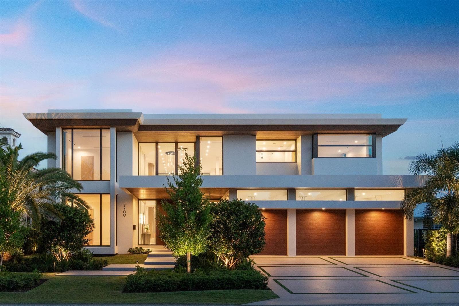 2400 Barcelona Dr