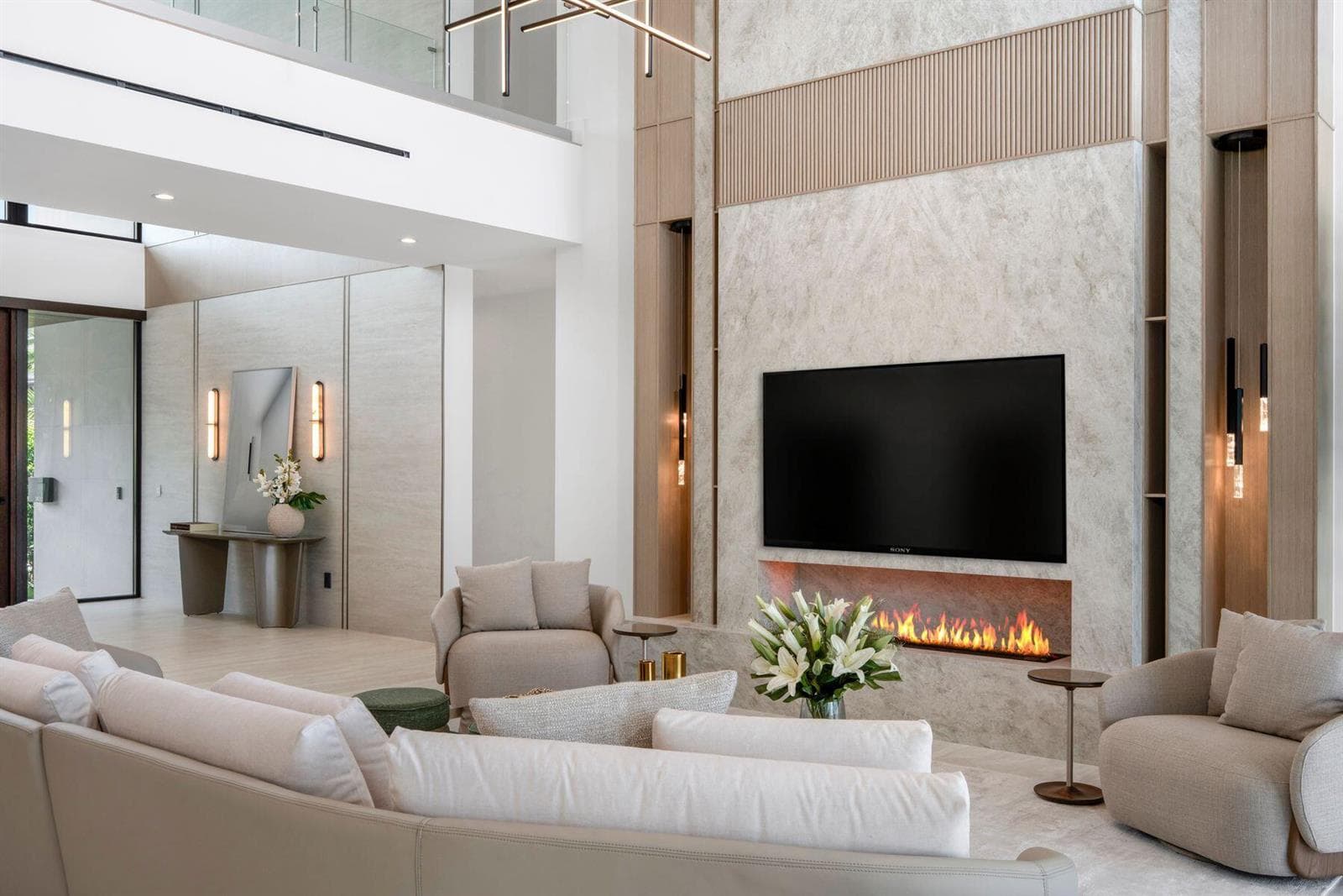 2400 Barcelona Dr