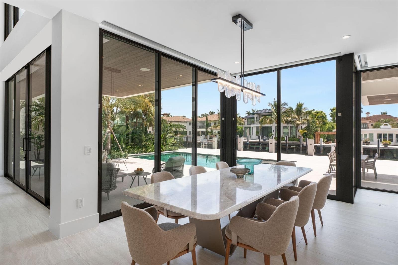 2400 Barcelona Dr