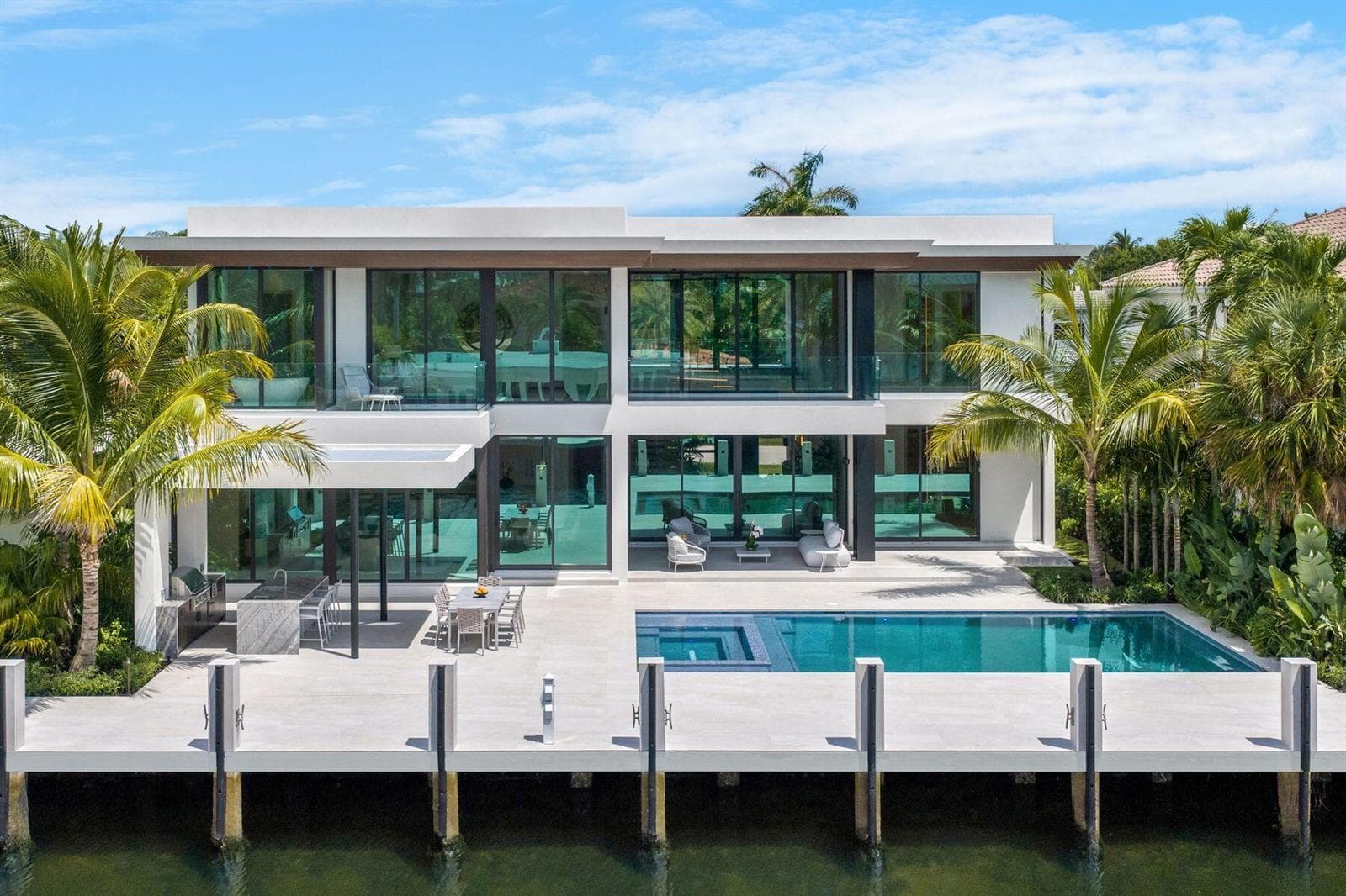 2400 Barcelona Dr