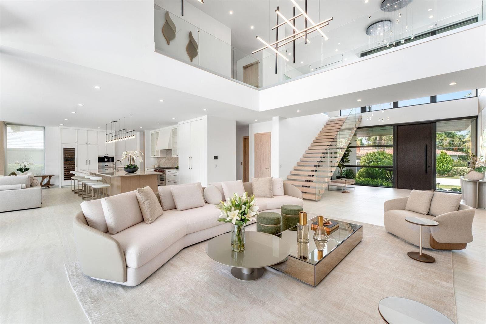 2400 Barcelona Dr