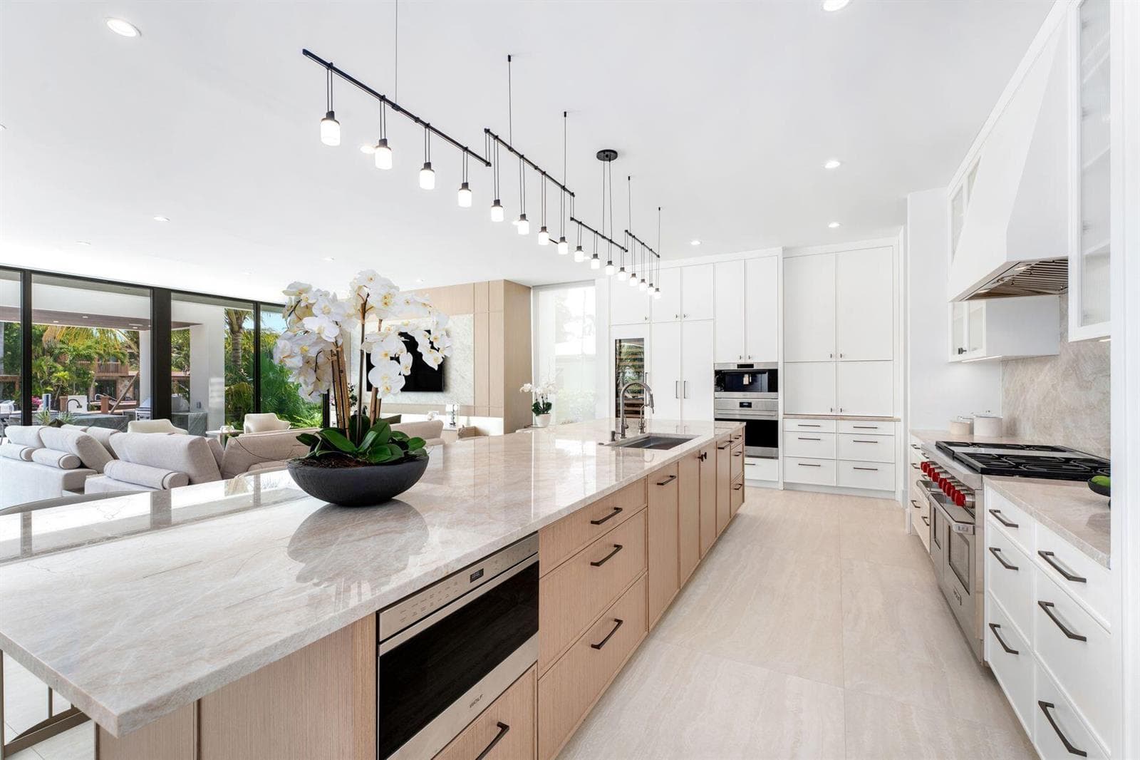 2400 Barcelona Dr