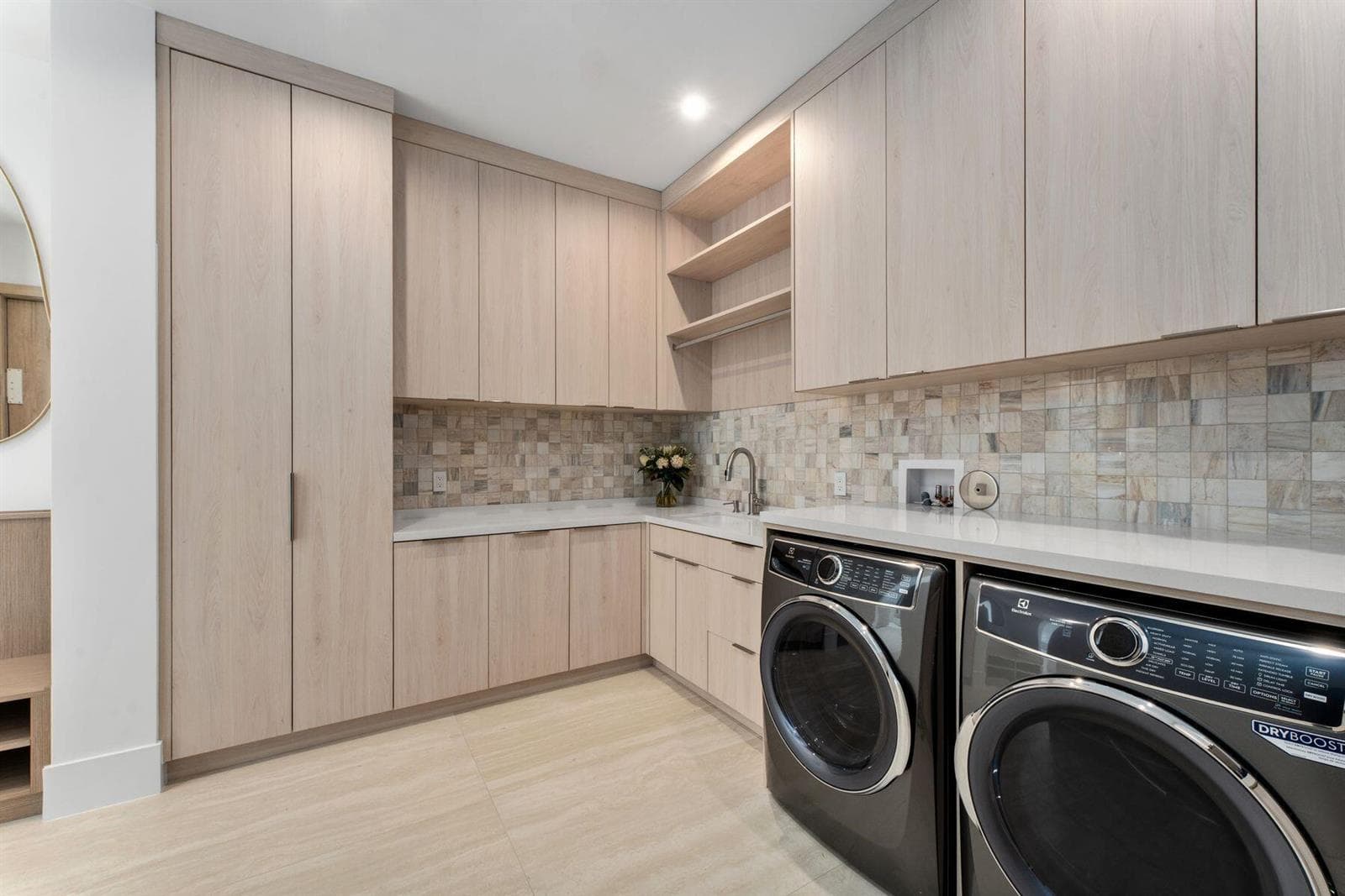 2400 Barcelona Dr