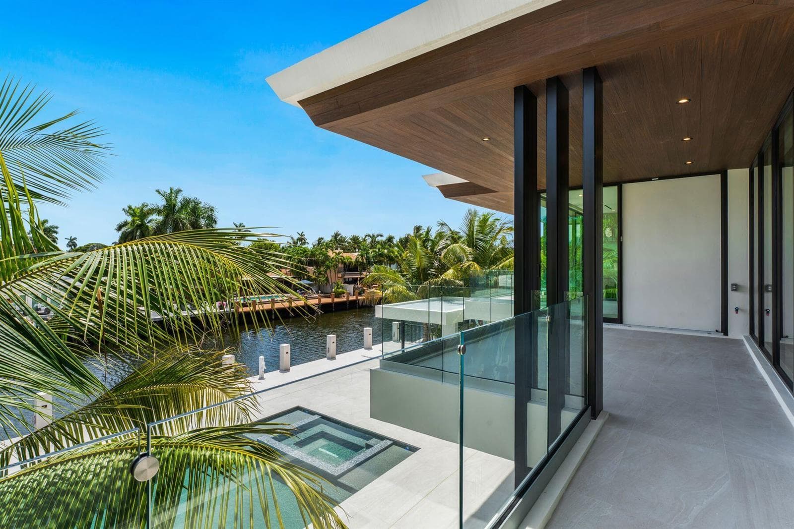 2400 Barcelona Dr