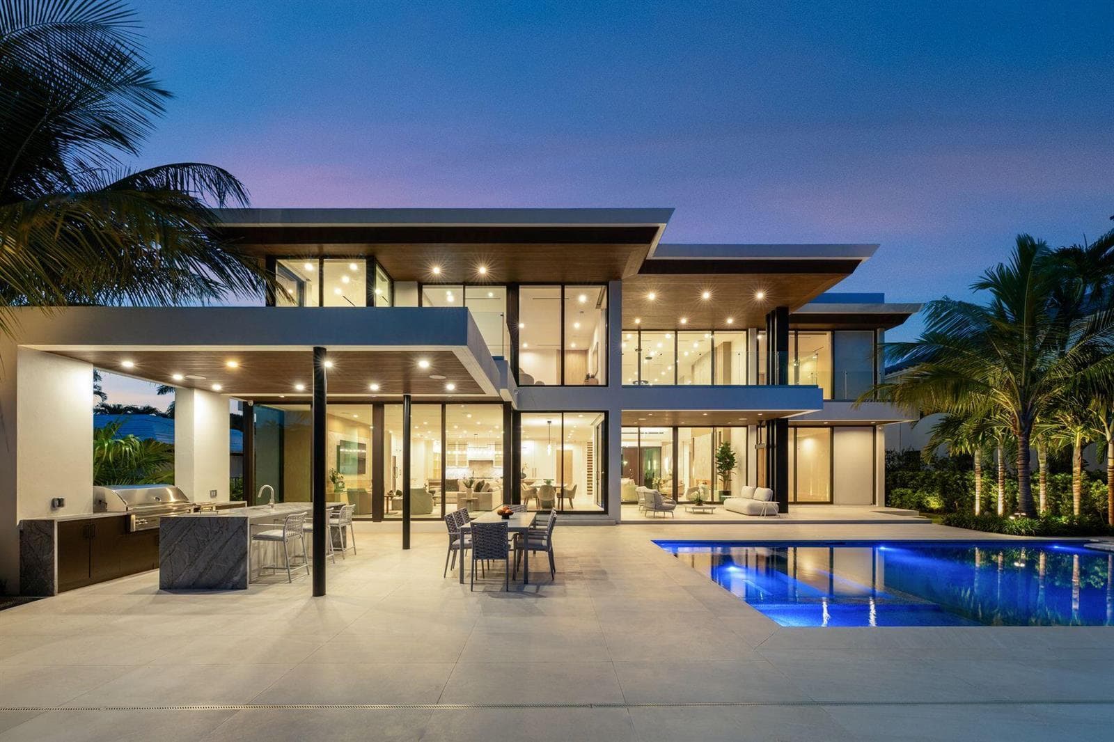 2400 Barcelona Dr