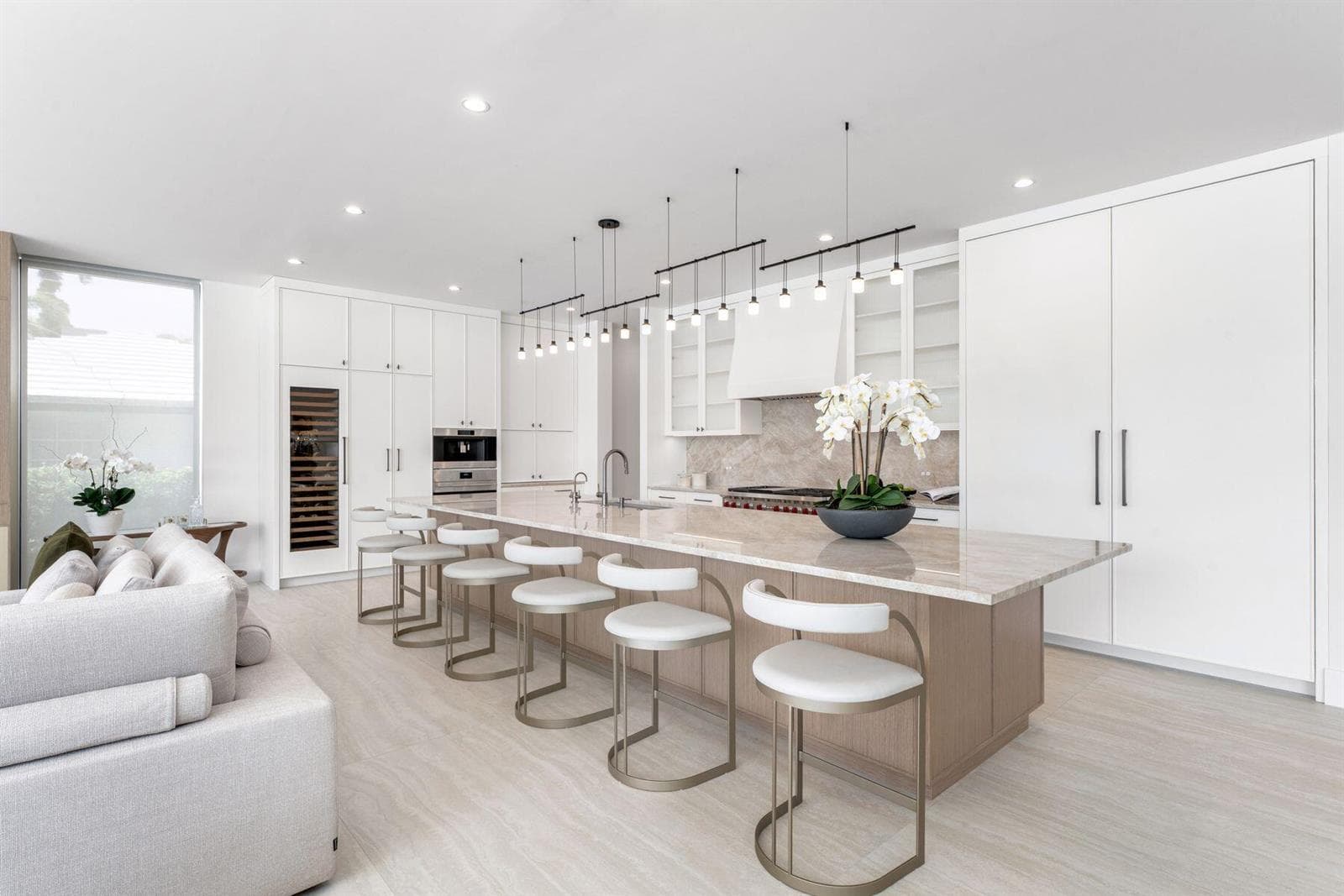 2400 Barcelona Dr