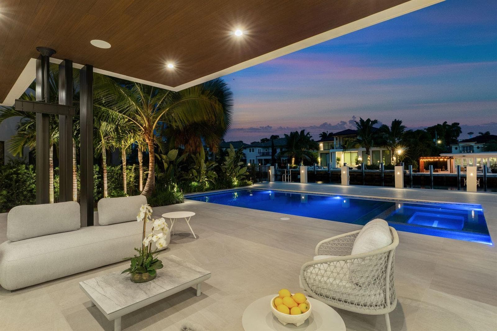 2400 Barcelona Dr