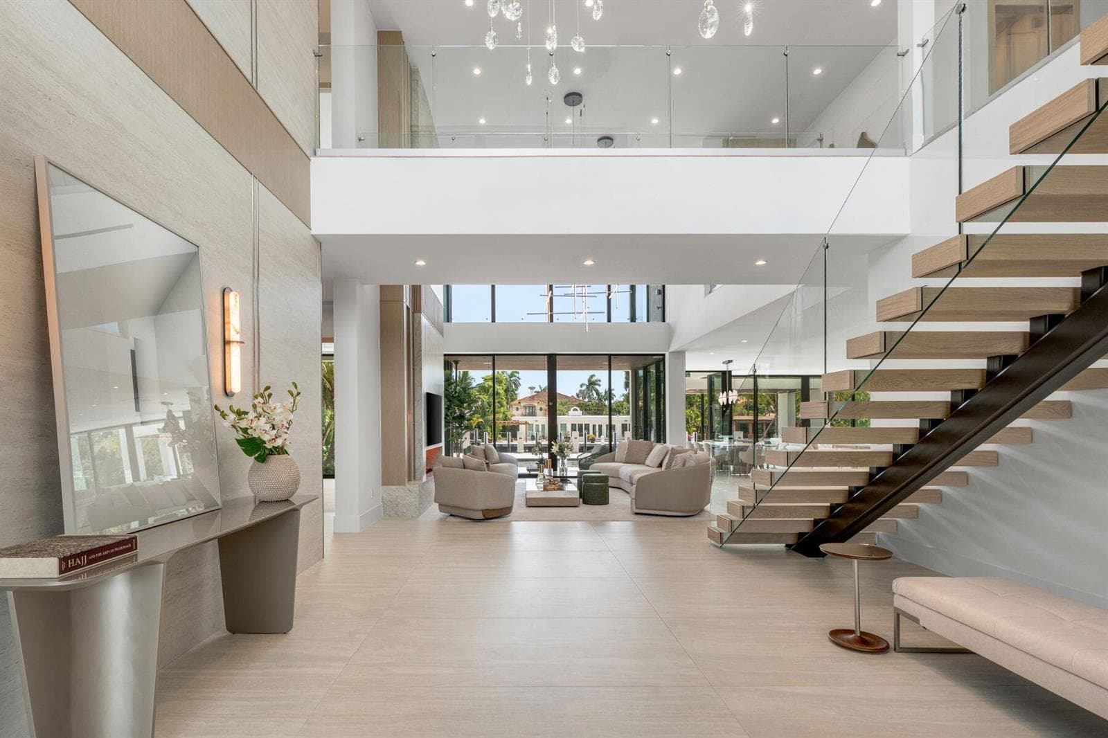 2400 Barcelona Dr