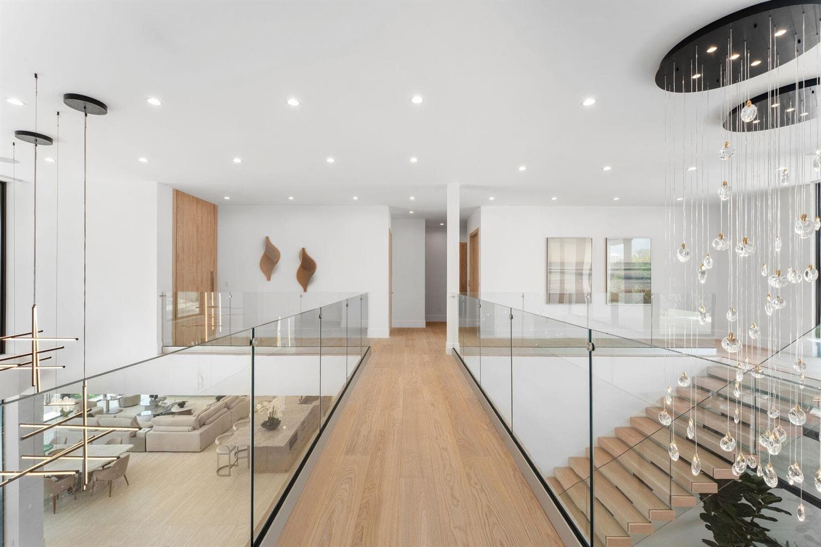 2400 Barcelona Dr