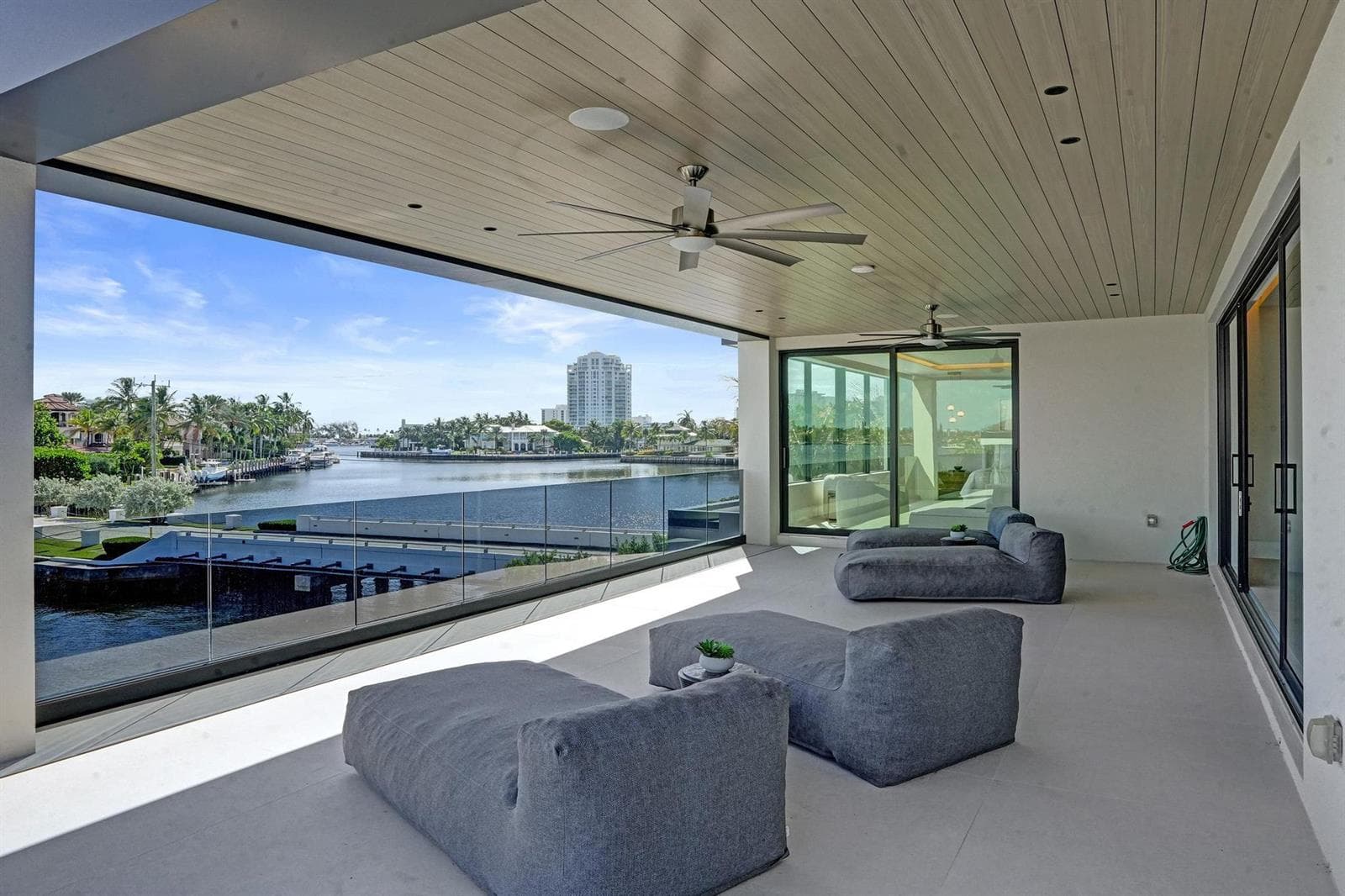 23 Isla Bahia Dr