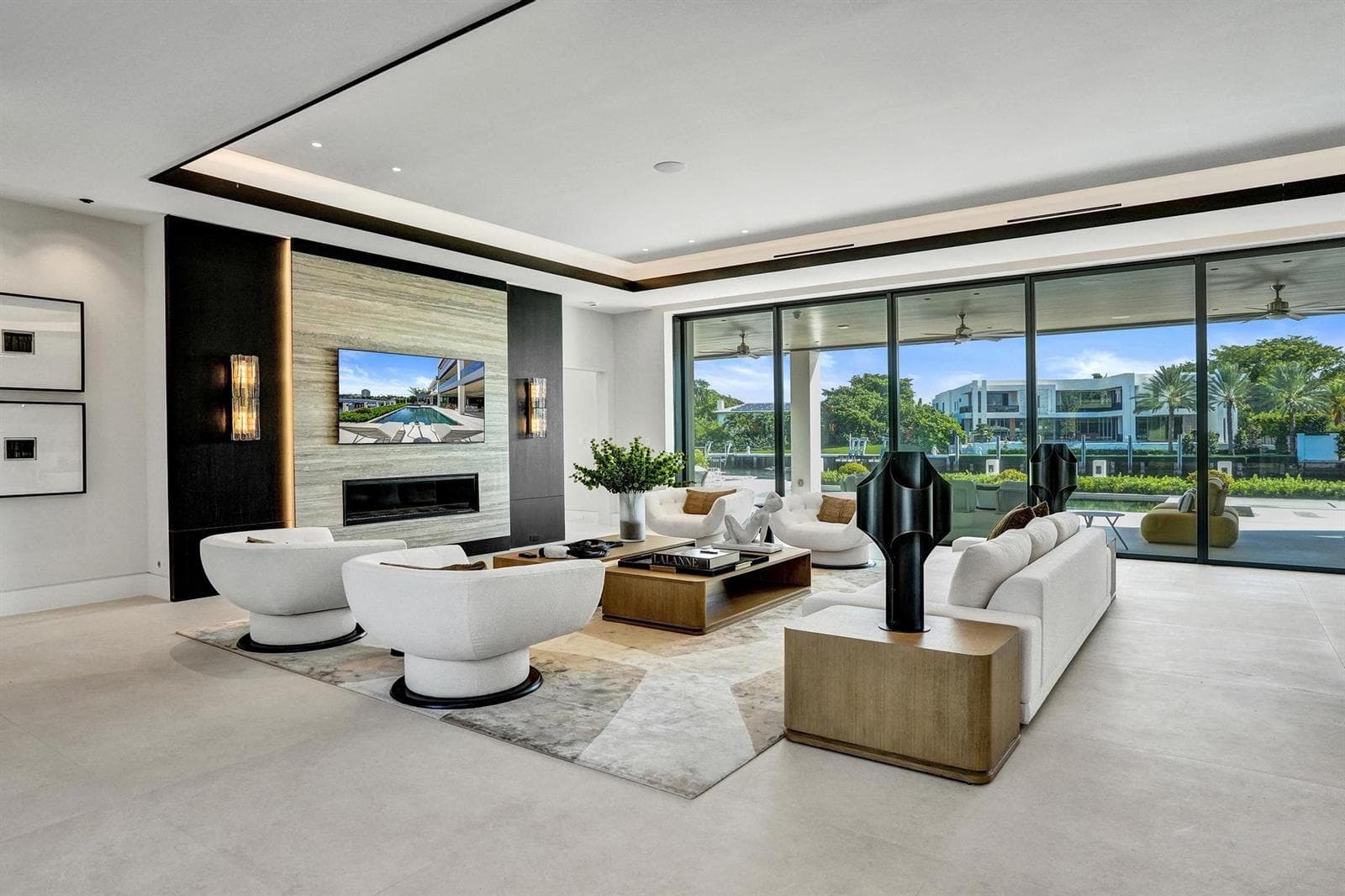 23 Isla Bahia Dr