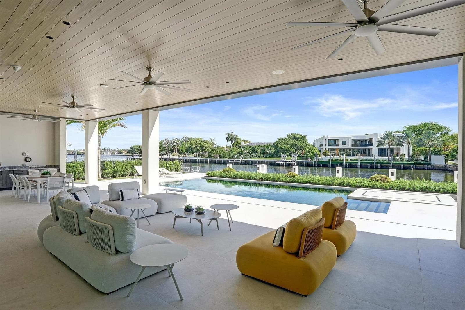 23 Isla Bahia Dr
