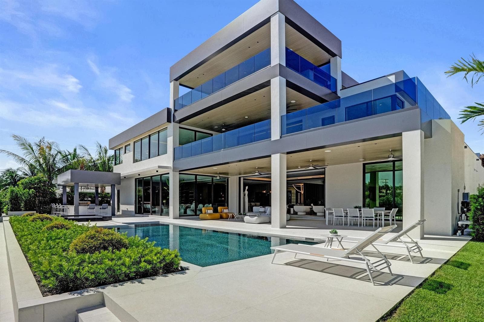 23 Isla Bahia Dr