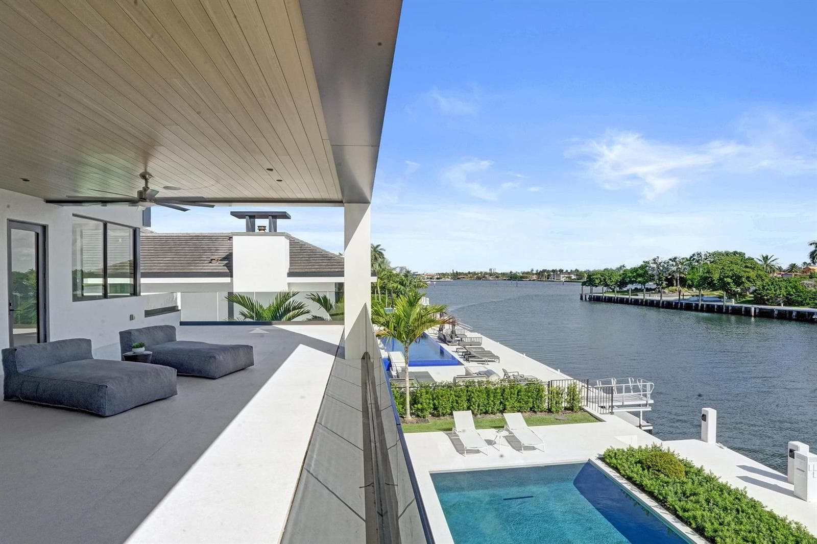 23 Isla Bahia Dr