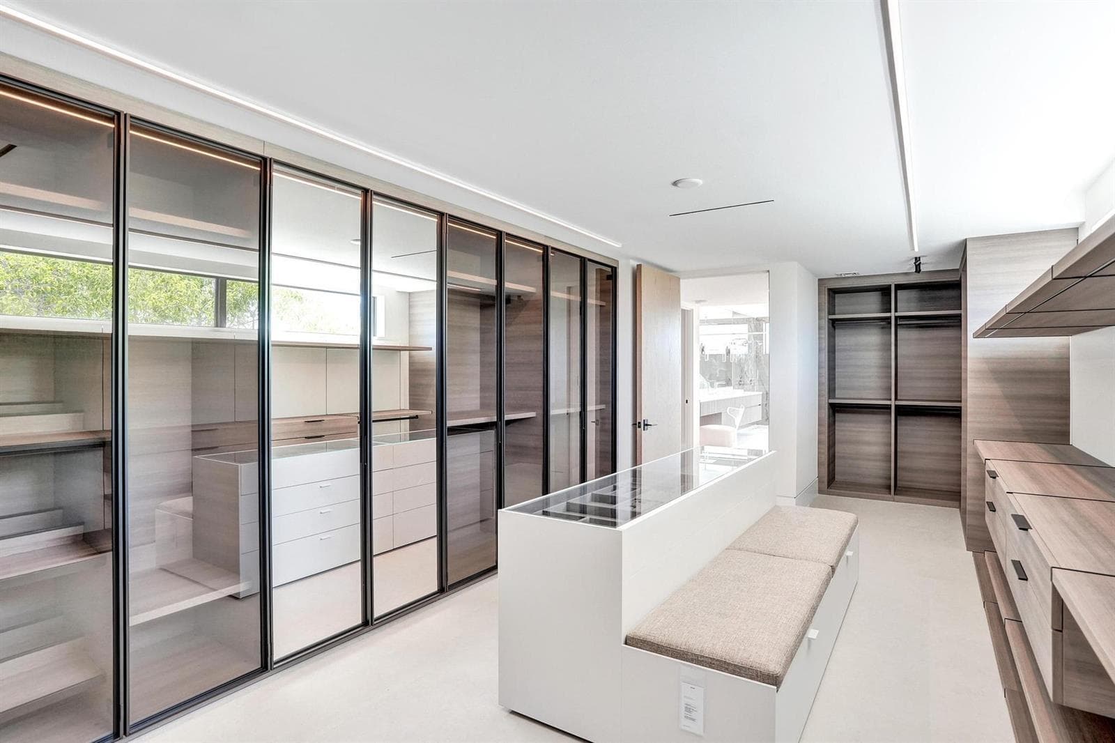 23 Isla Bahia Dr