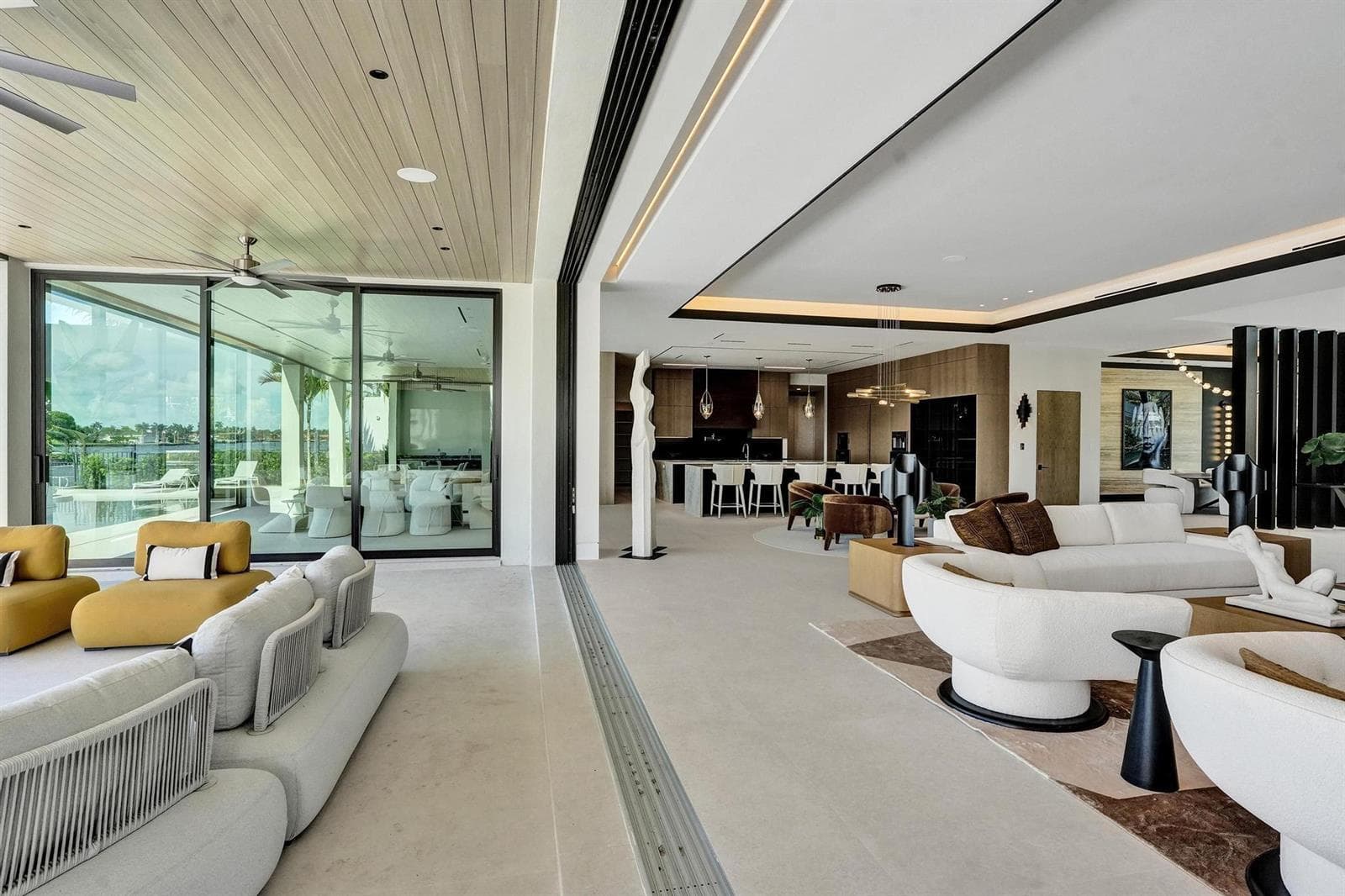 23 Isla Bahia Dr