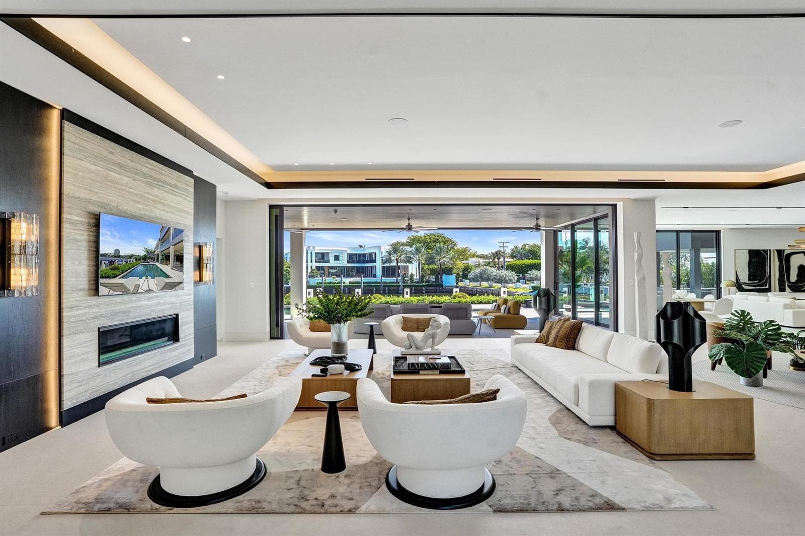 23 Isla Bahia Dr