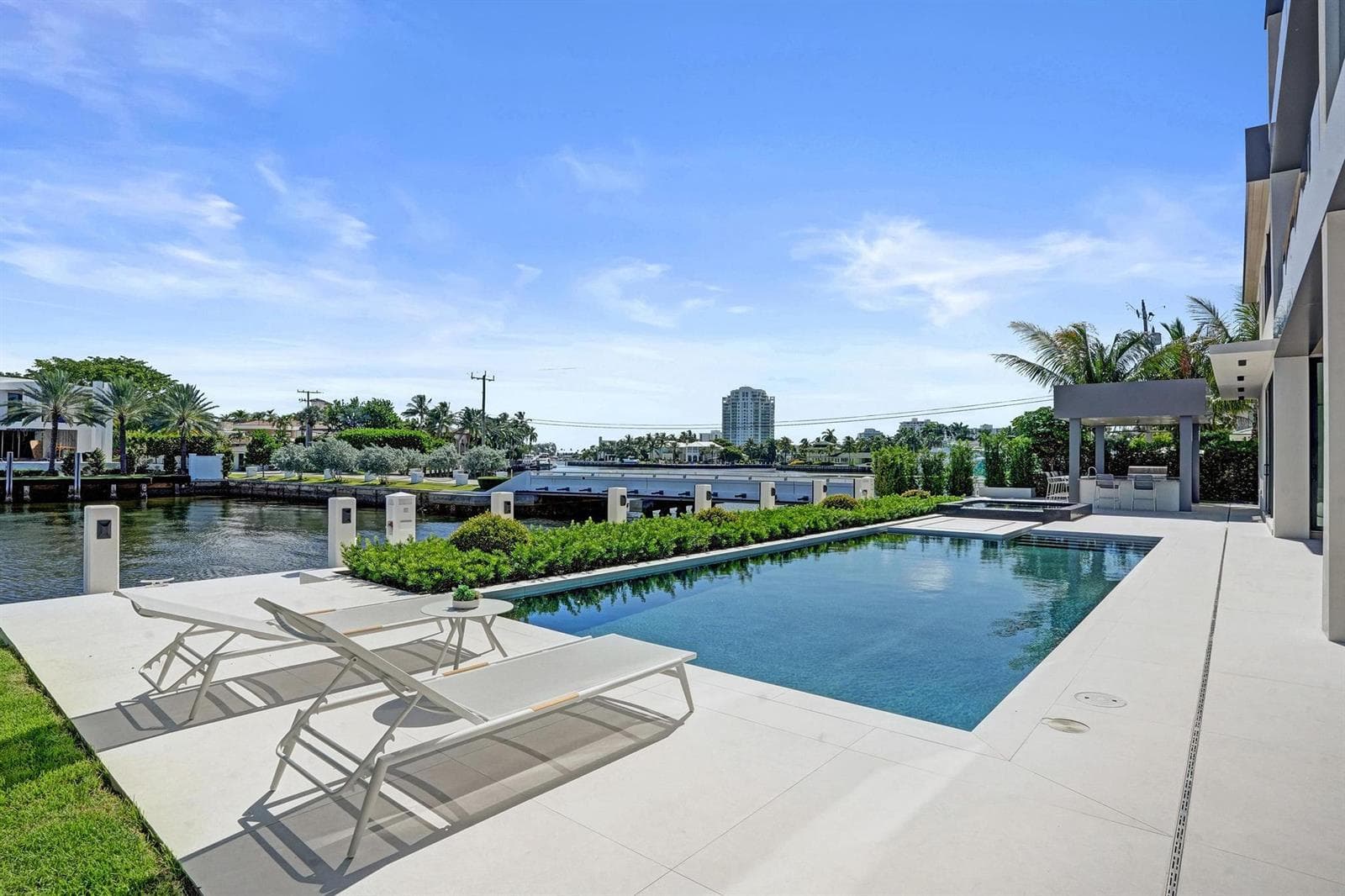 23 Isla Bahia Dr