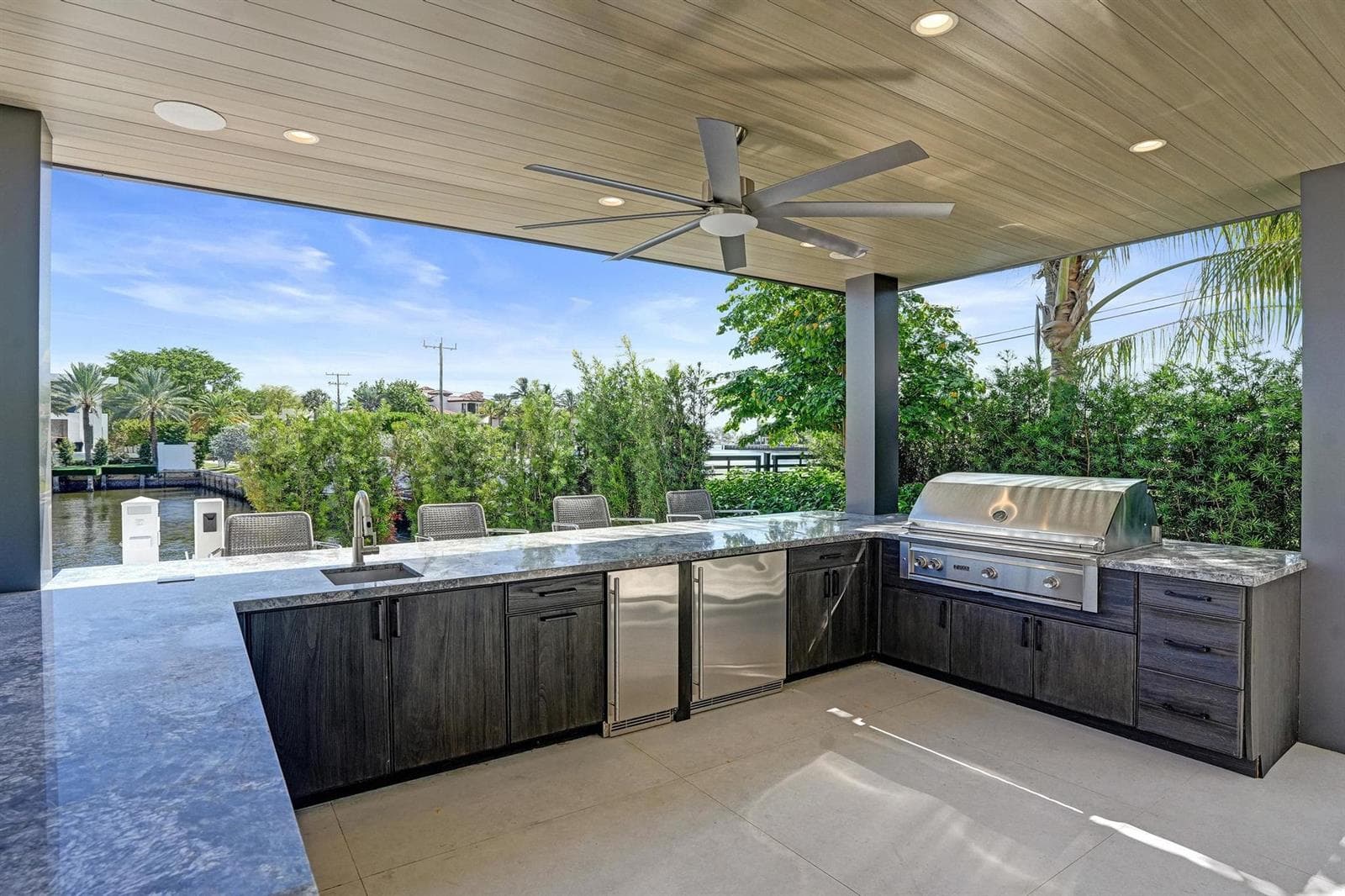 23 Isla Bahia Dr