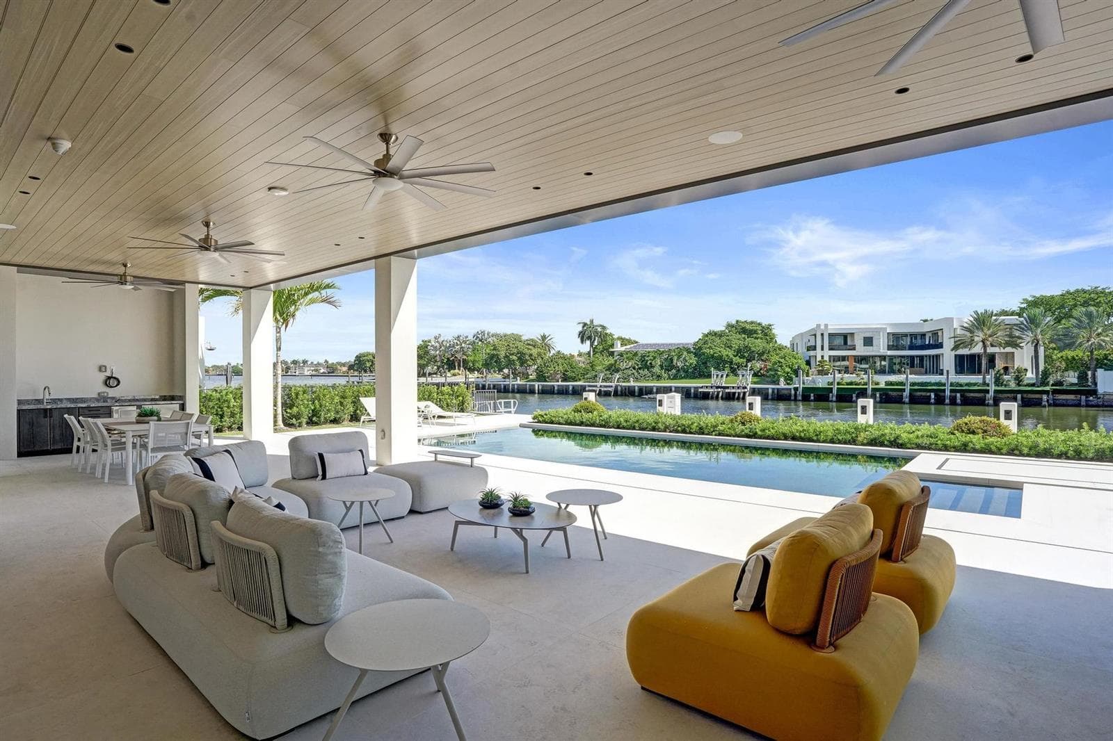 23 Isla Bahia Dr