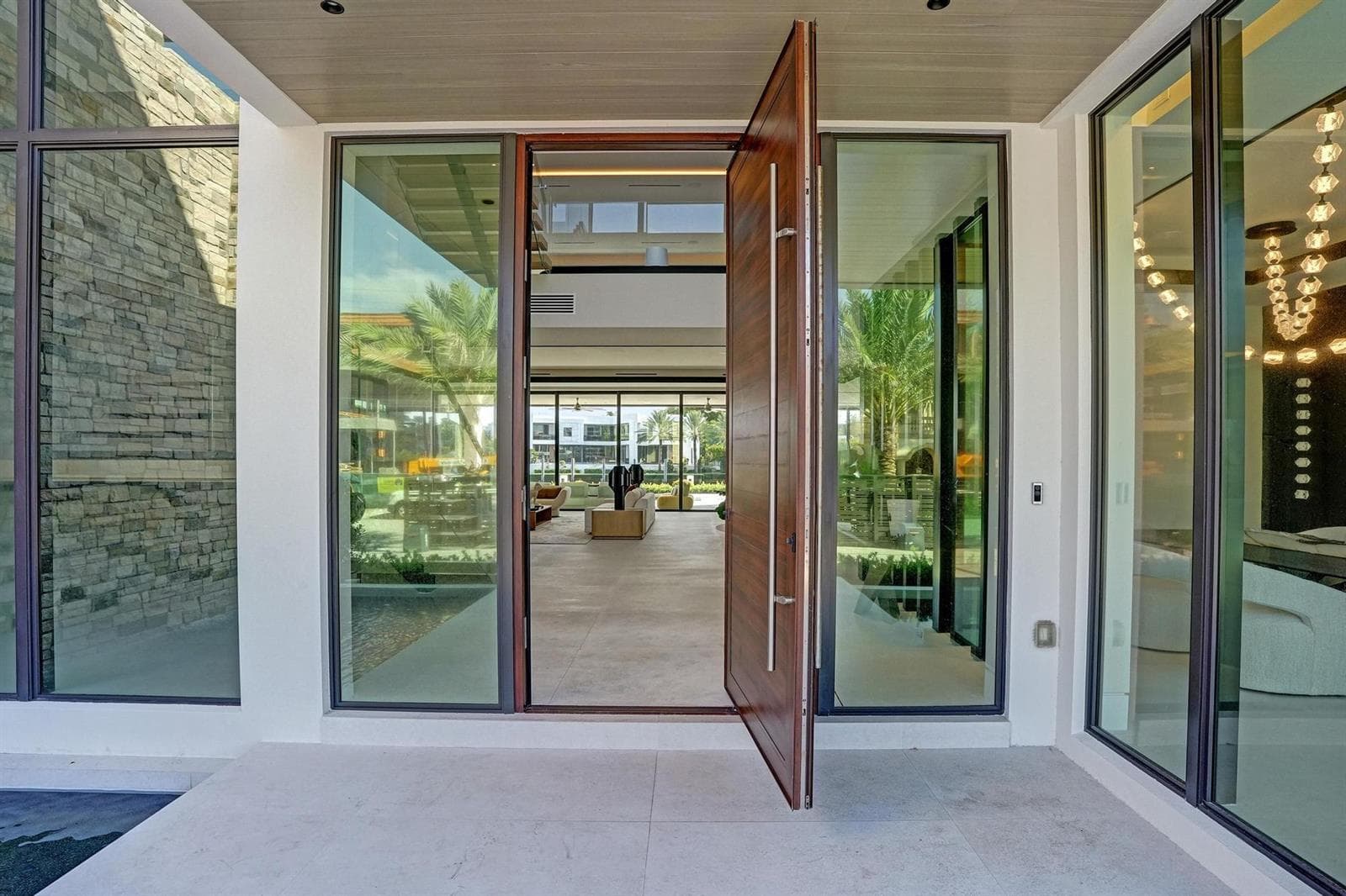 23 Isla Bahia Dr