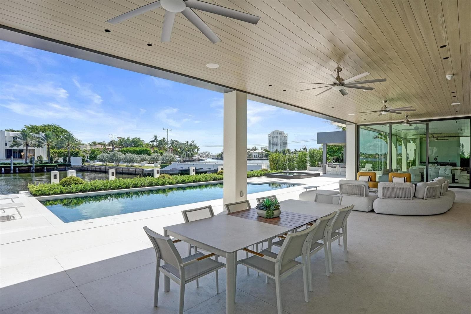 23 Isla Bahia Dr