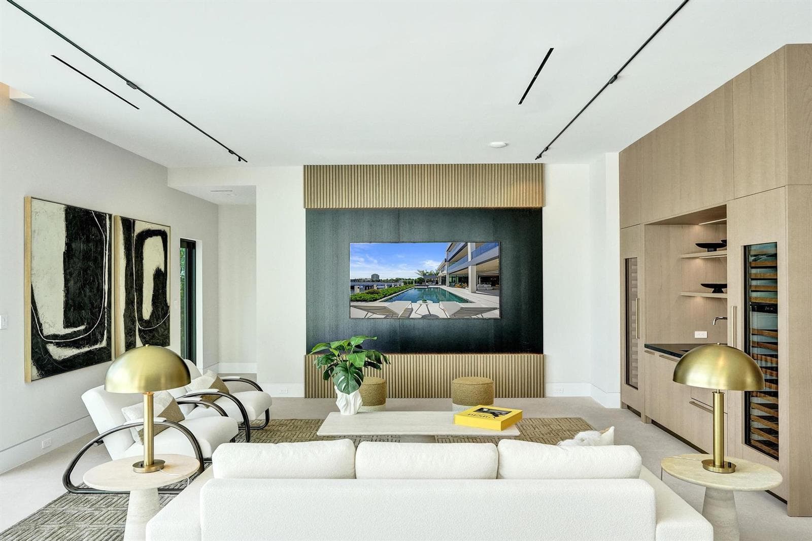 23 Isla Bahia Dr