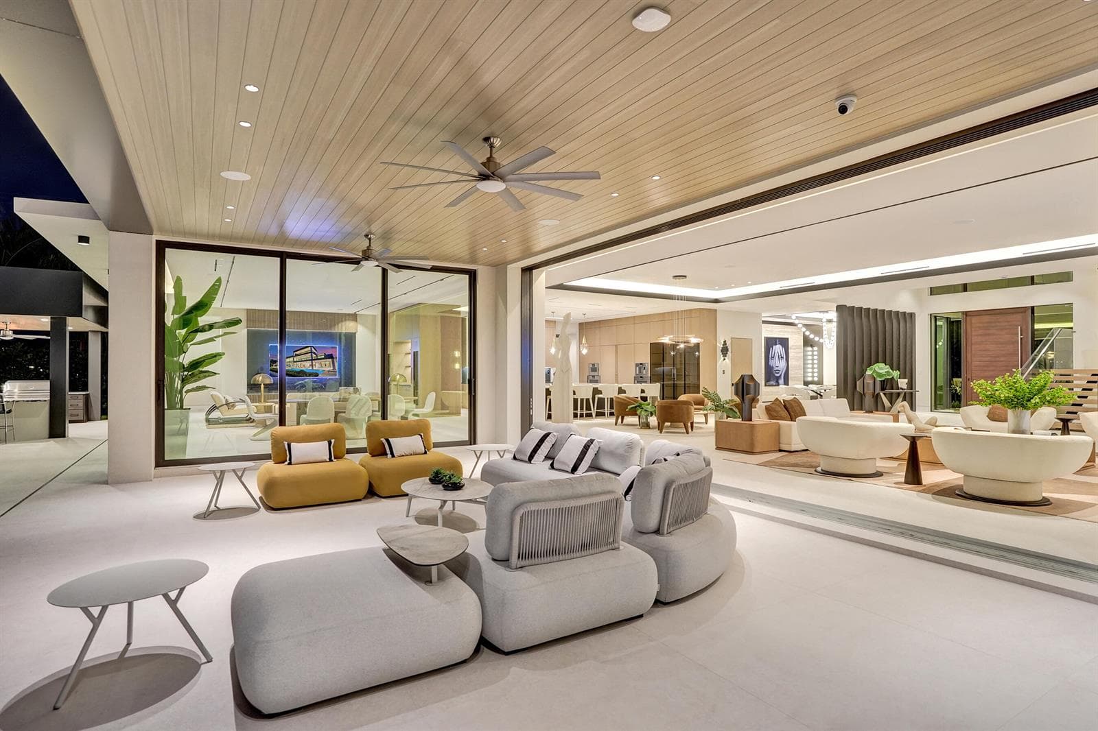 23 Isla Bahia Dr