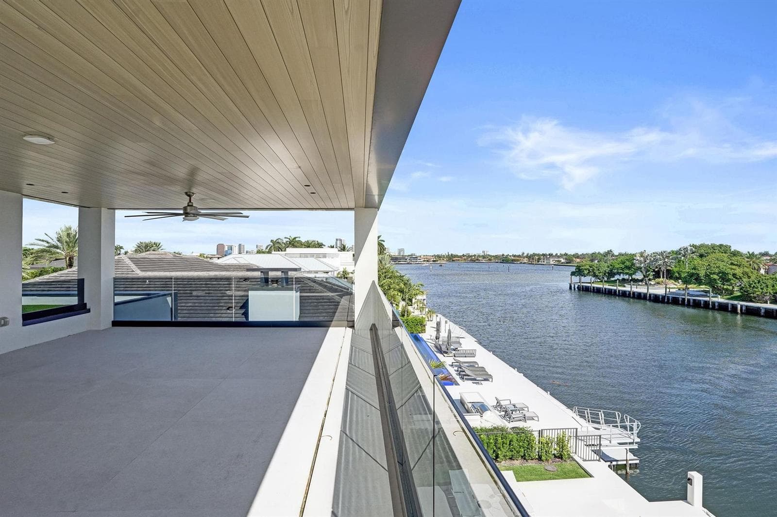 23 Isla Bahia Dr